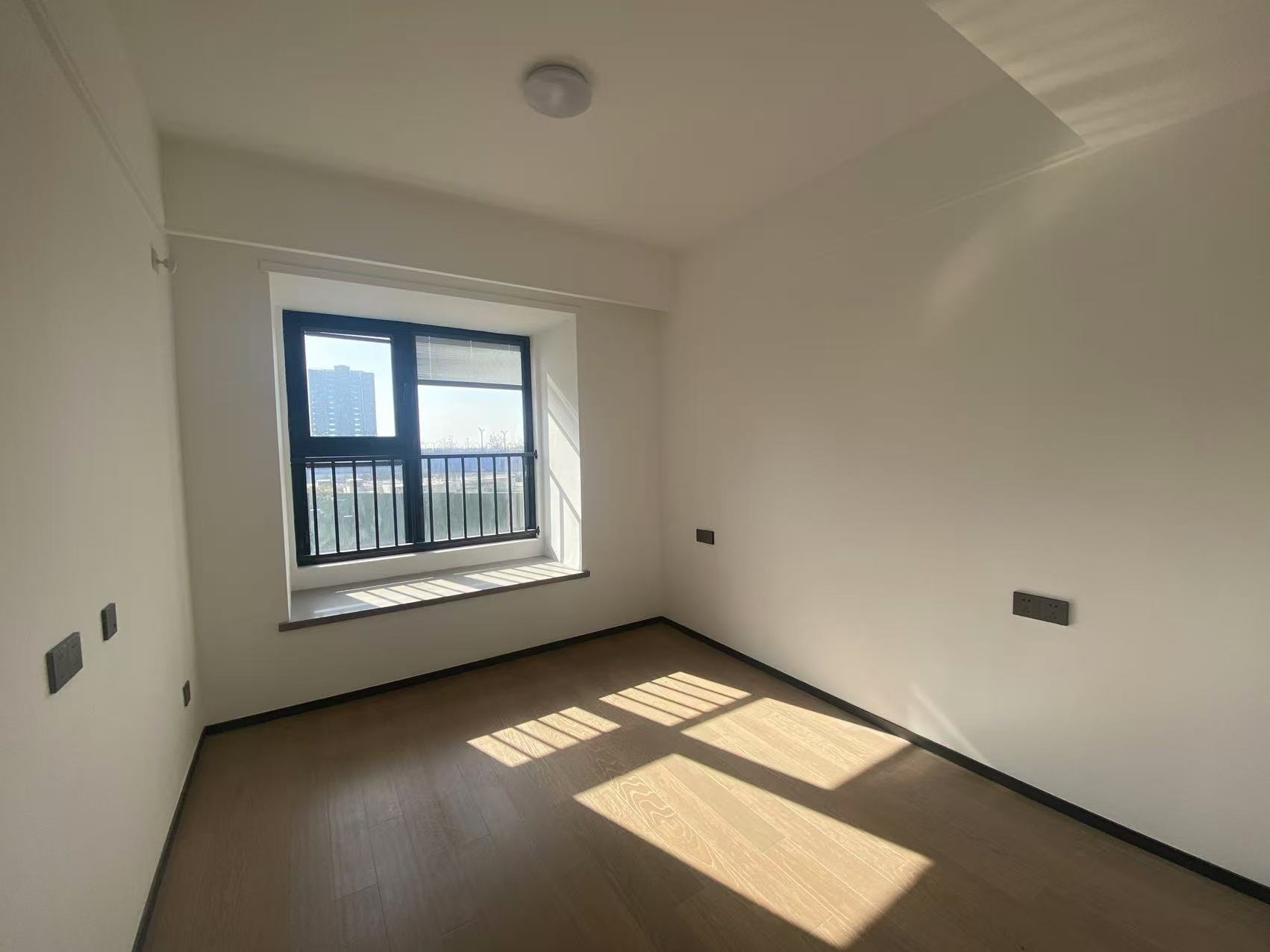 滨江道静园 3室2厅2卫 159.85m&sup2;