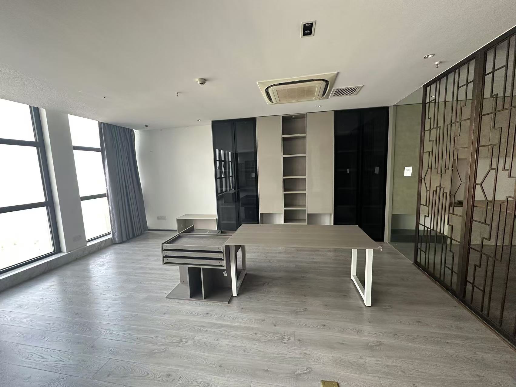 南通万达广场 1室2厅0卫 170.00m²