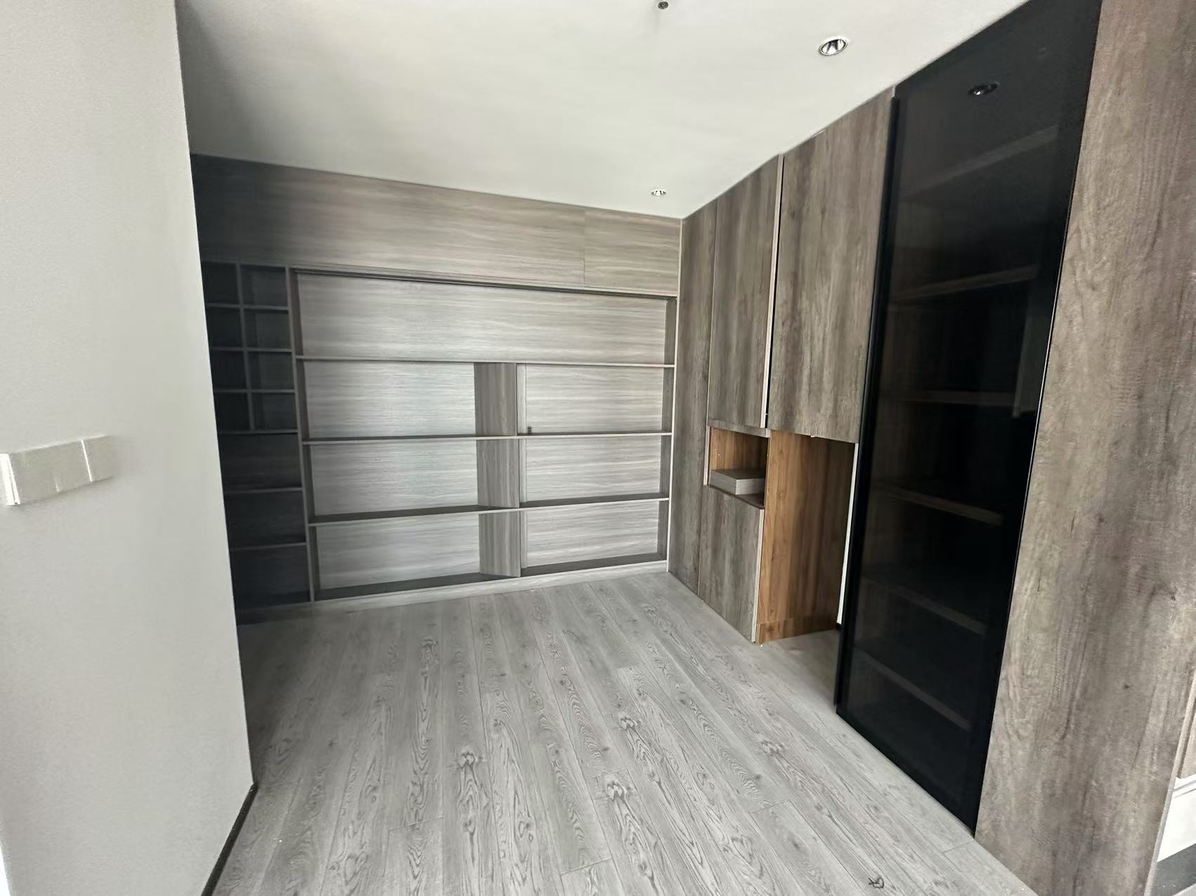 南通万达广场 1室2厅0卫 170.00m²