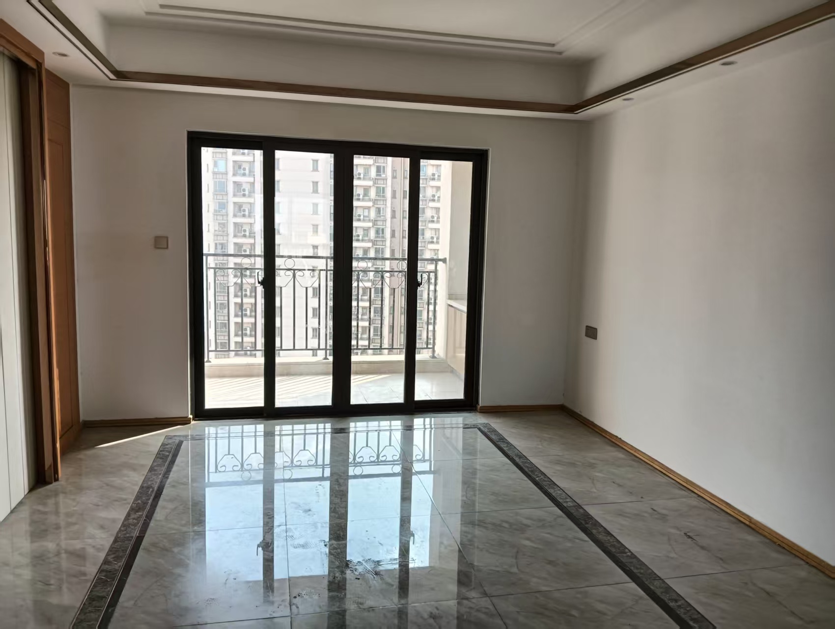 中南世纪花城三期 4室2厅2卫 143m&sup2;