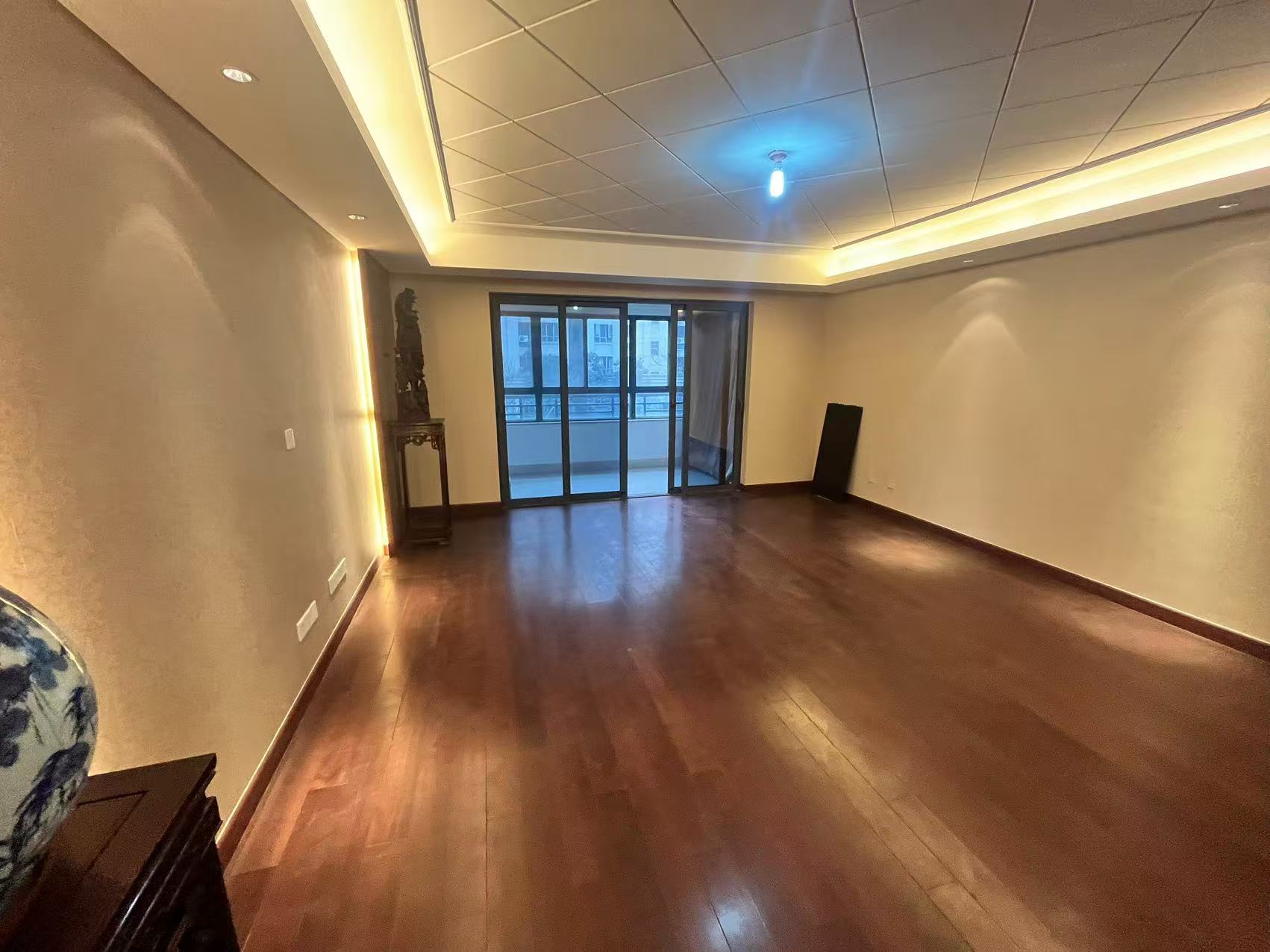金鼎湾花园 4室2厅1卫 182.47m&sup2;