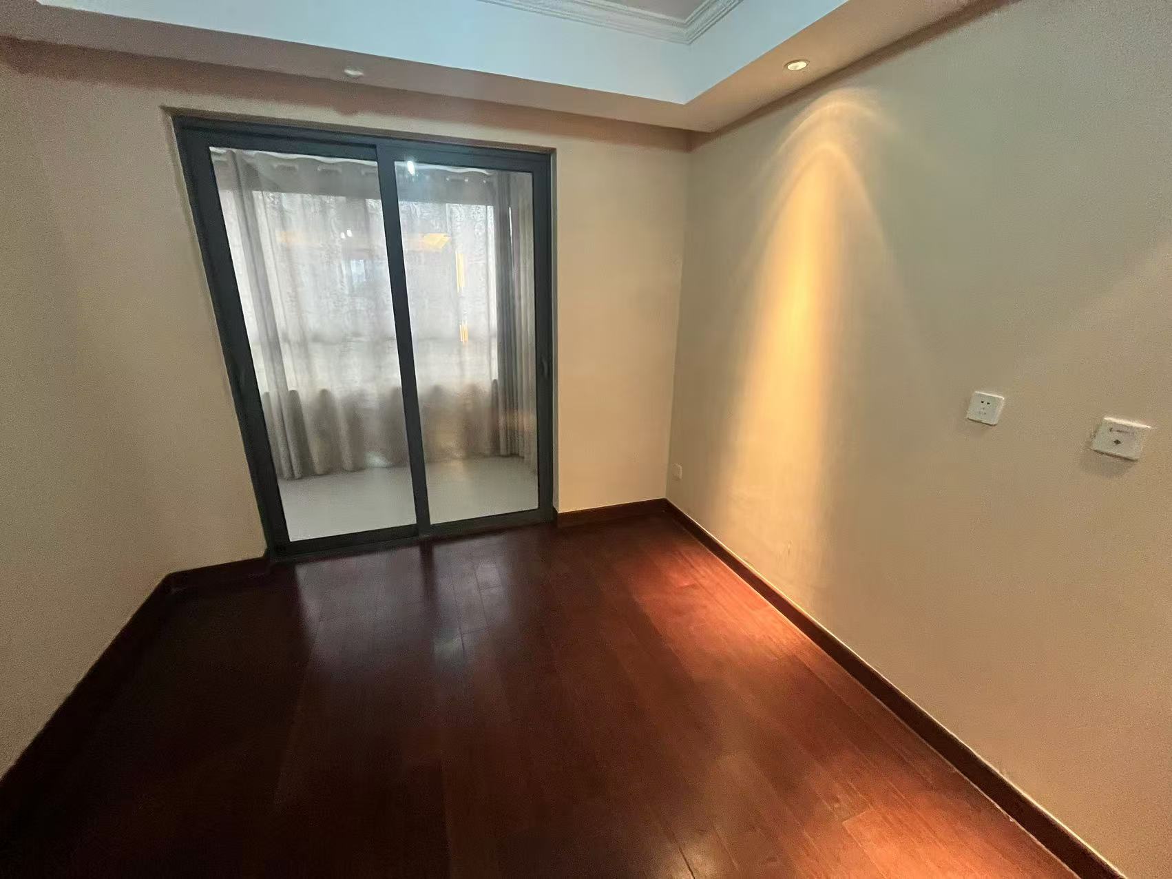 金鼎湾花园 4室2厅1卫 182.47m&sup2;