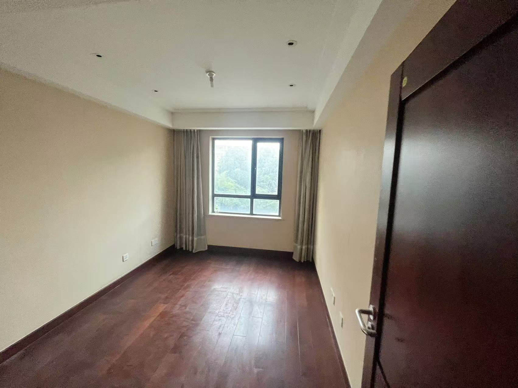 金鼎湾花园 4室2厅1卫 182.47m&sup2;