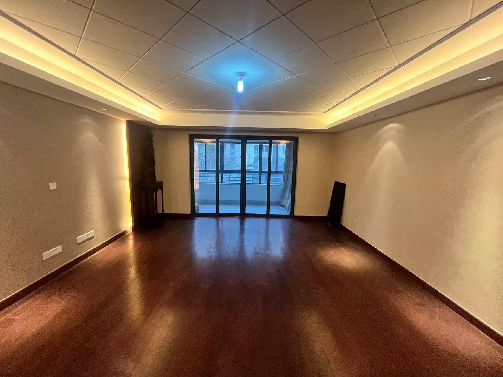 金鼎湾花园 4室2厅1卫 182.47m&sup2;