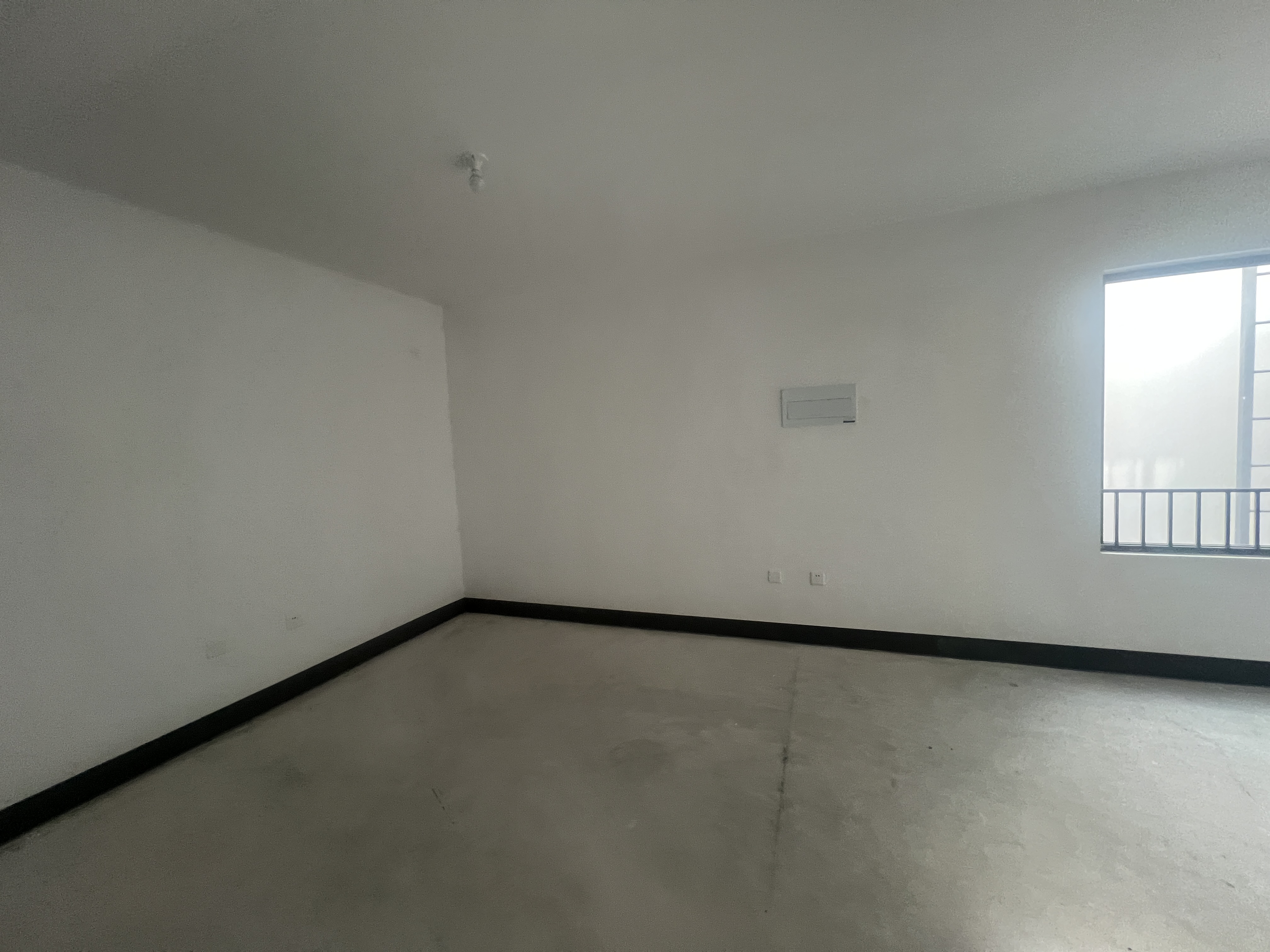 招商新城雍景湾 3室2厅2卫 230.00m²