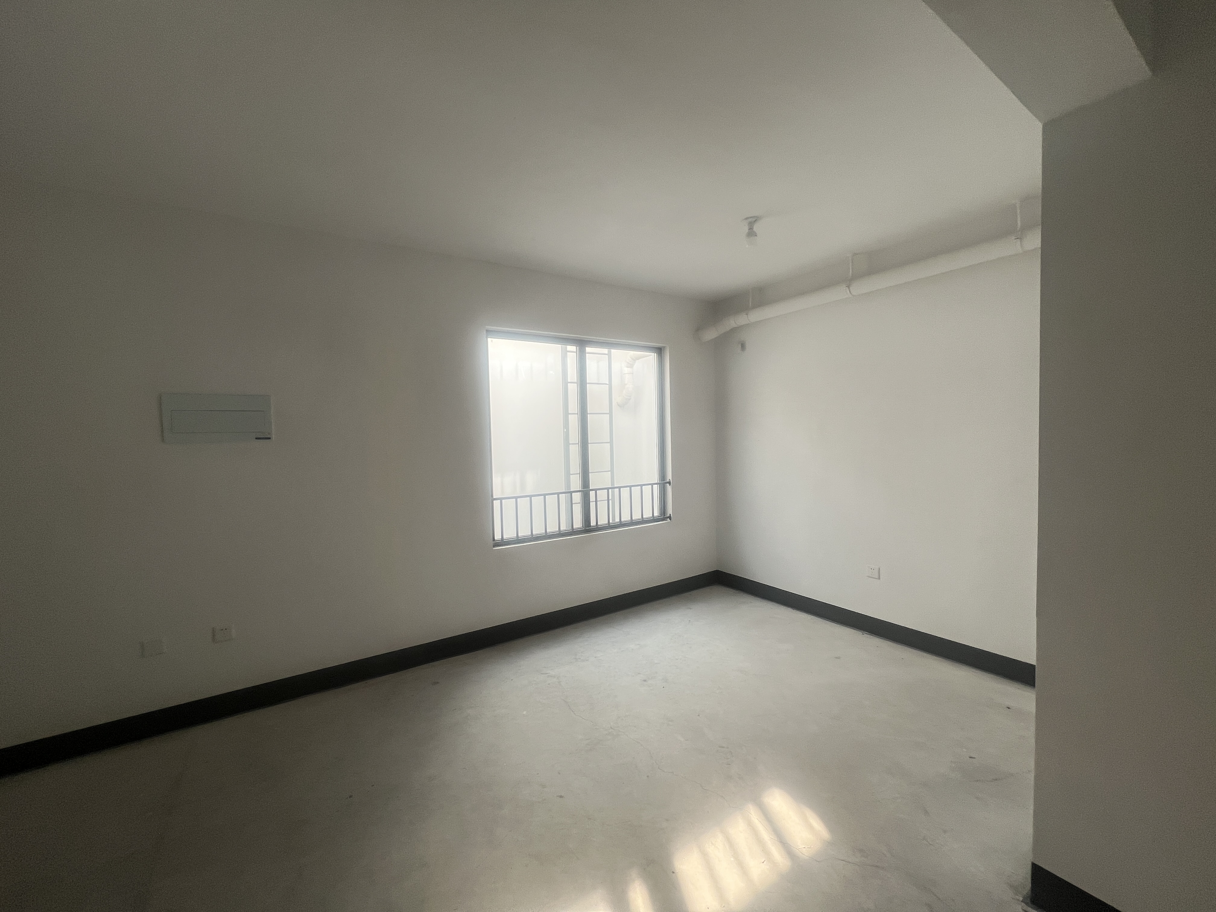 招商新城雍景湾 3室2厅2卫 230.00m²