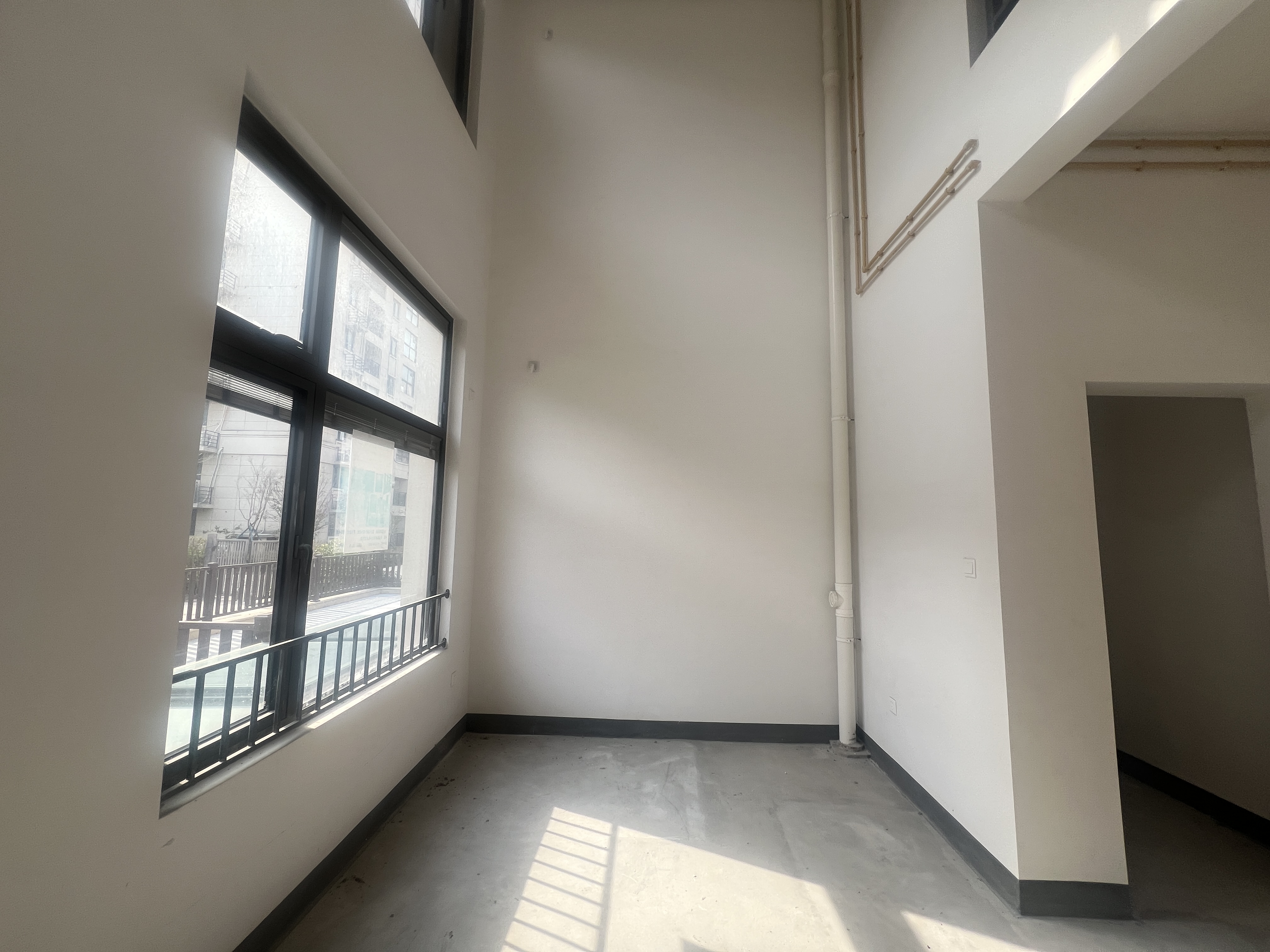 招商新城雍景湾 3室2厅2卫 230.00m²