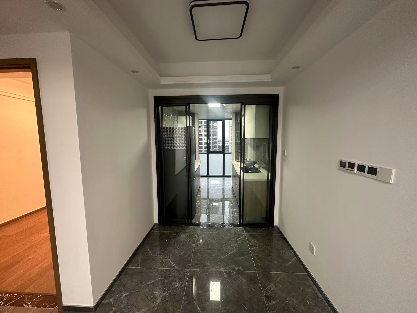 湖悦云境 3室2厅1卫 97m²