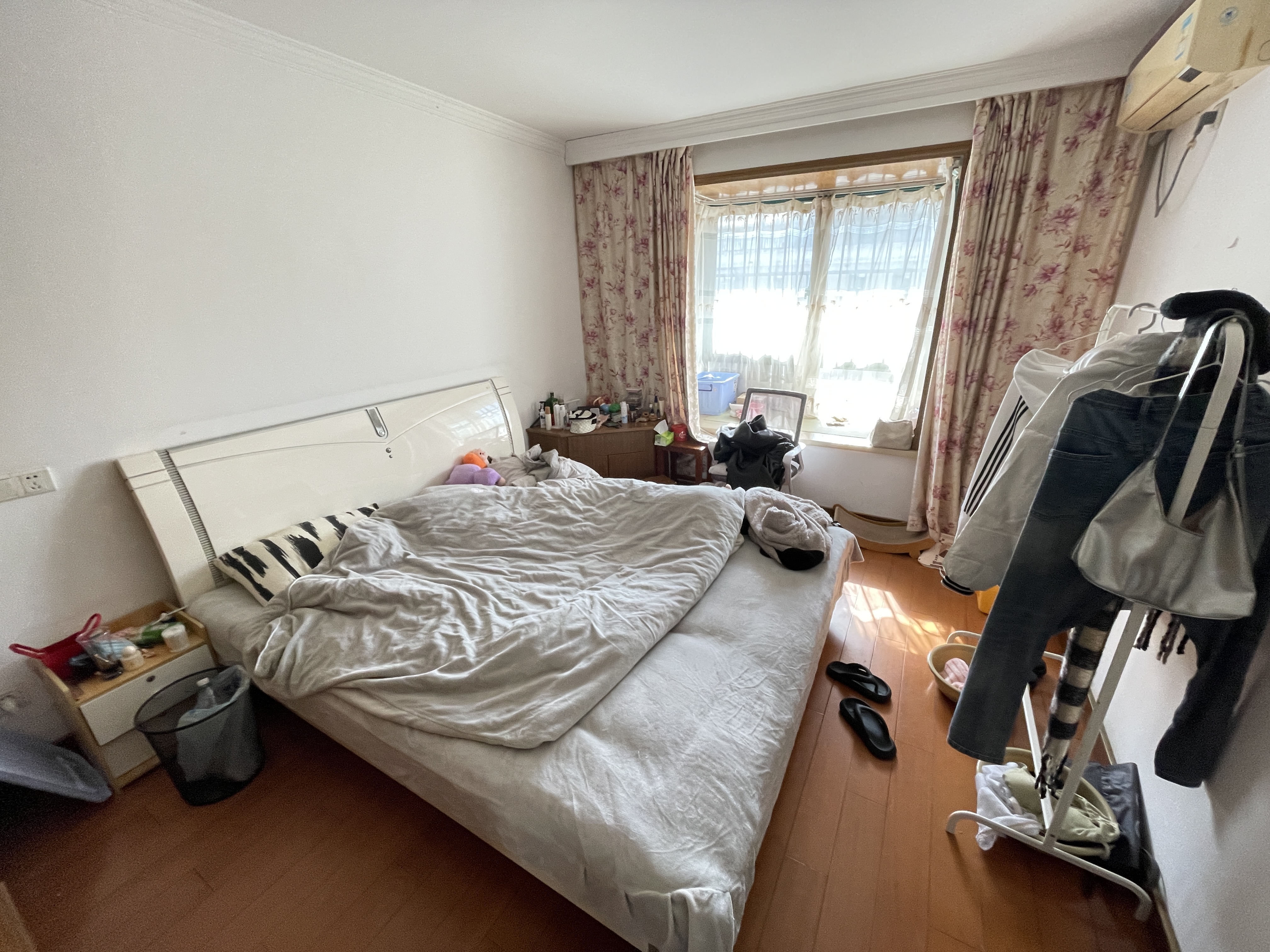 新城小区 3室2厅1卫 185.00m&sup2;