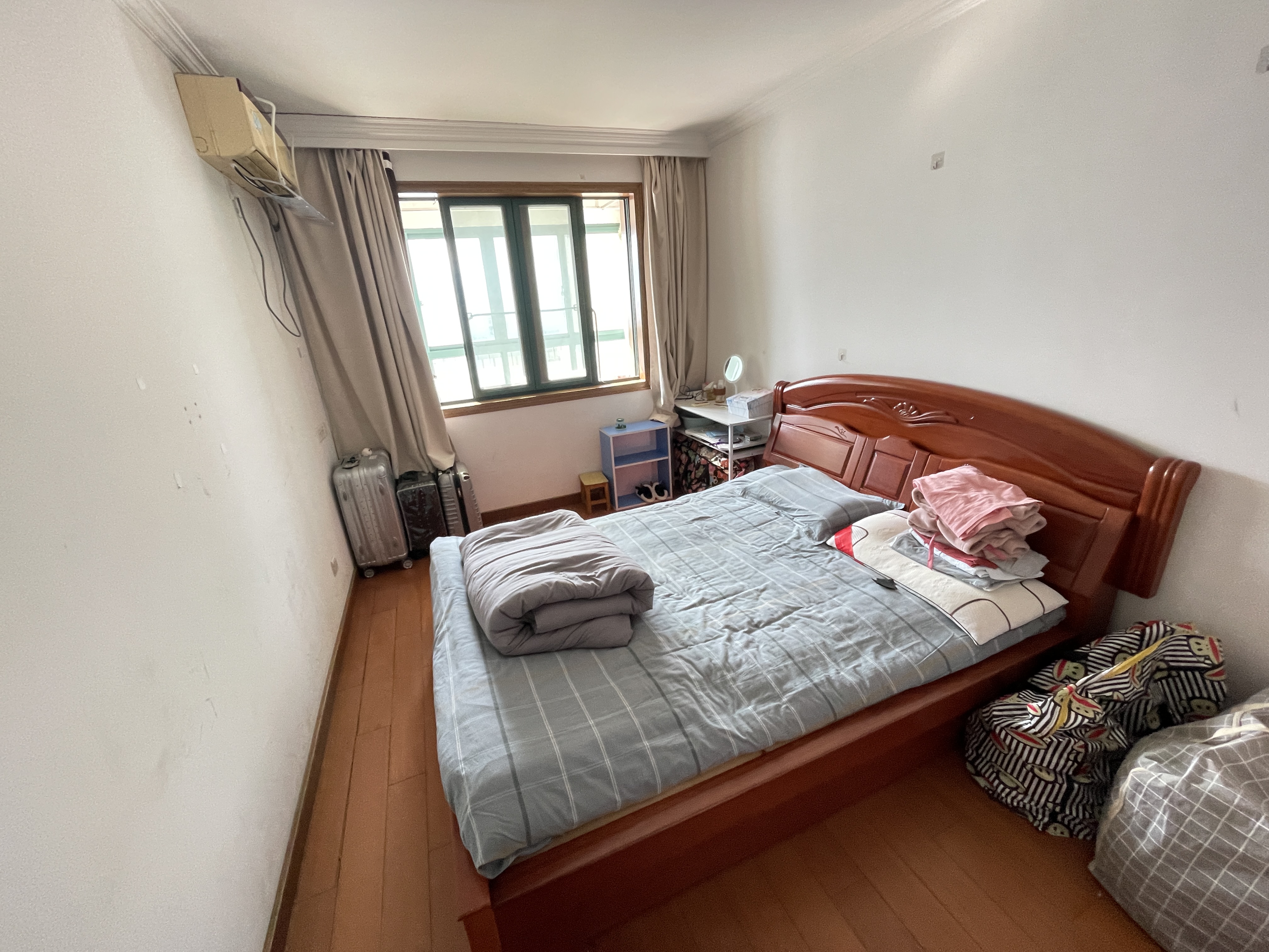 新城小区 3室2厅1卫 185.00m&sup2;