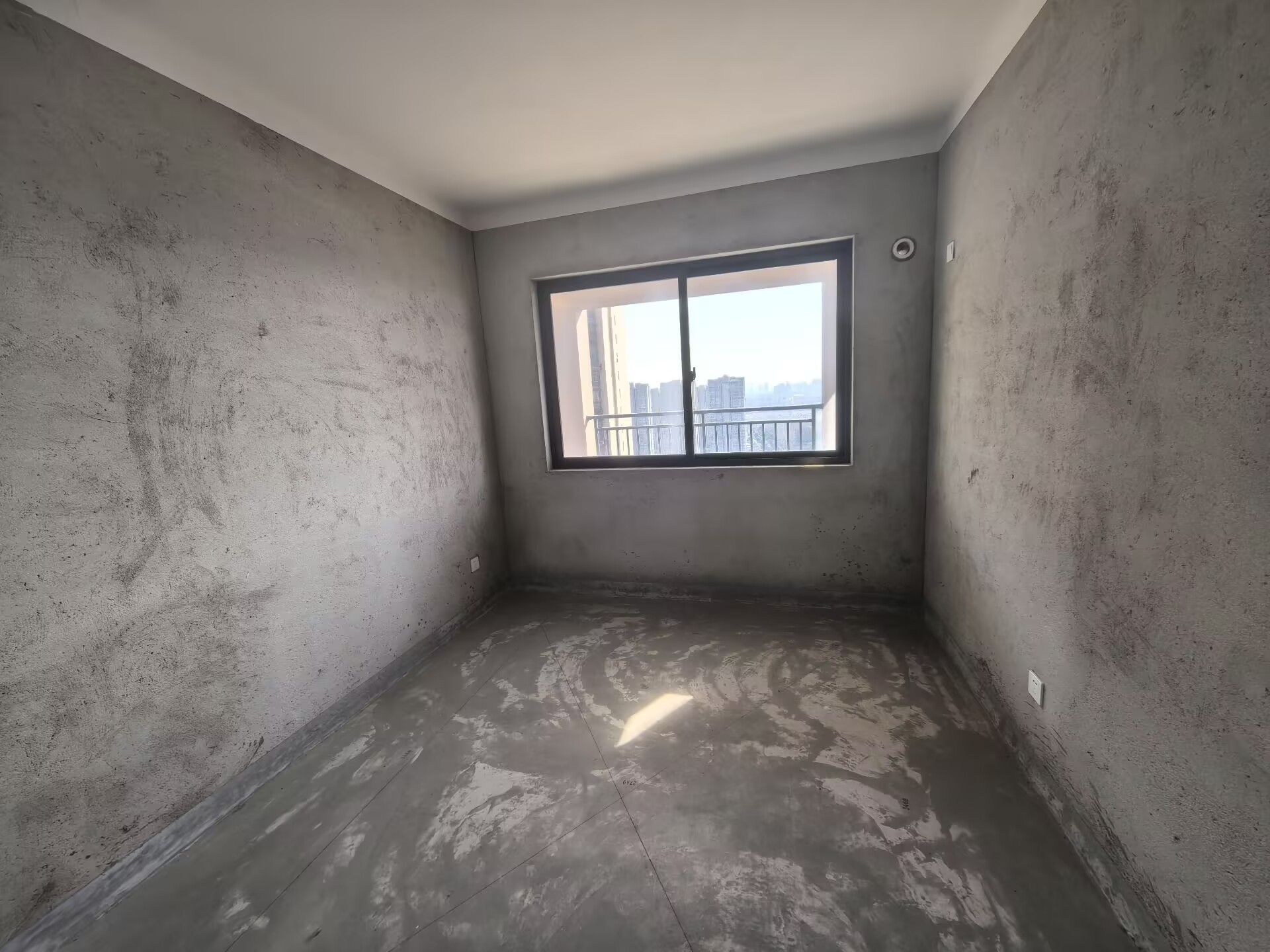 华强城四期 3室2厅2卫 121m&sup2;