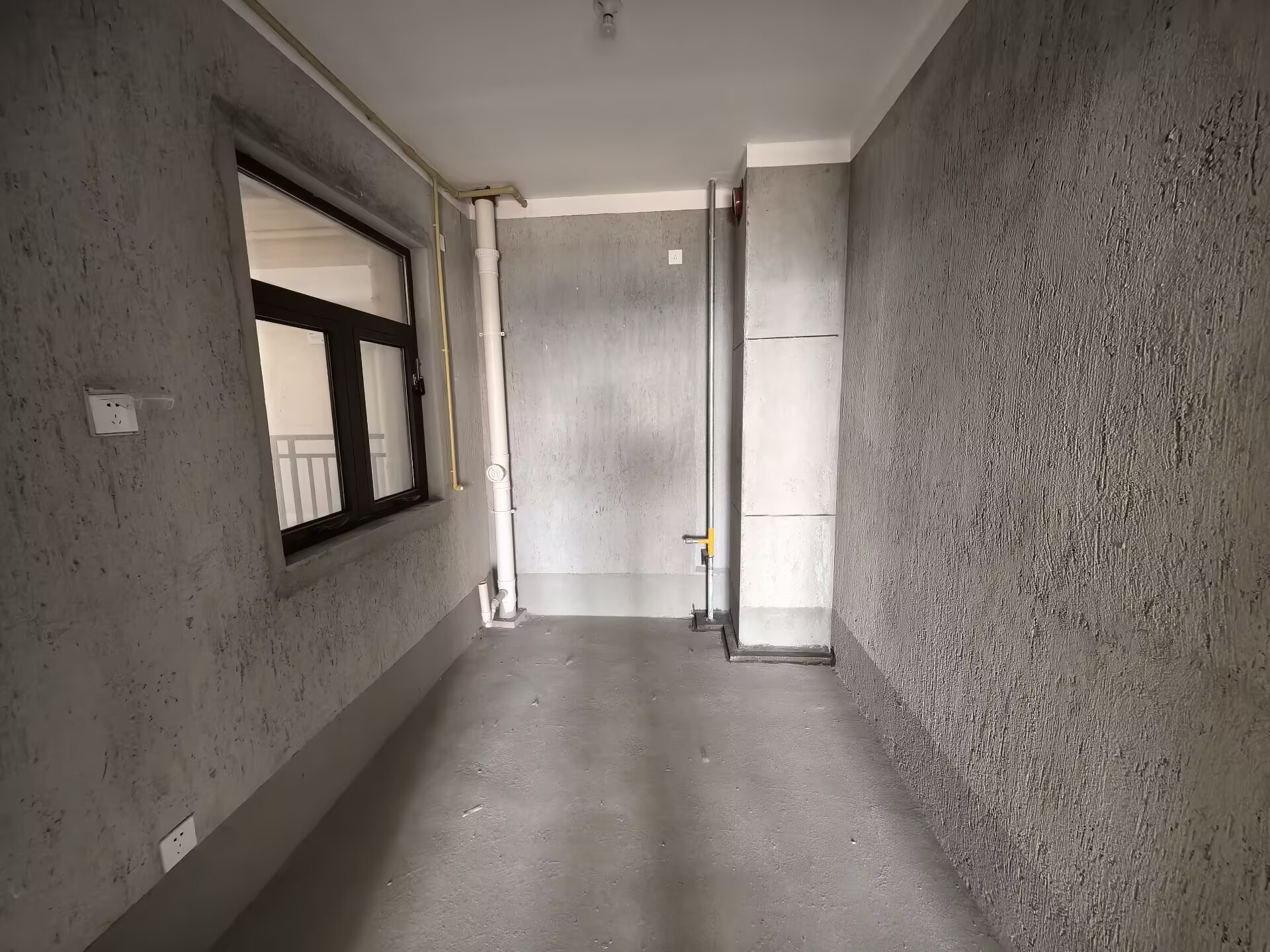 华强城四期 3室2厅2卫 121m&sup2;
