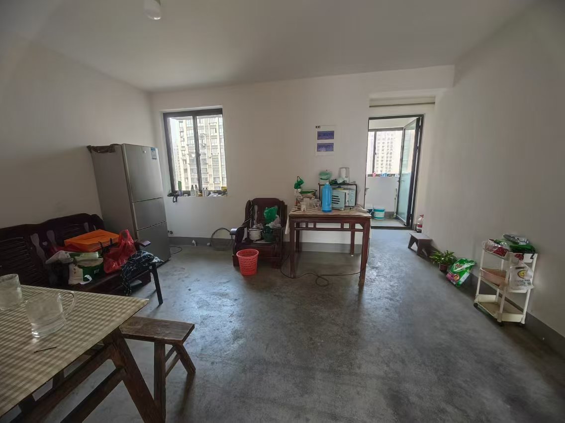 兴石花园 3室2厅1卫 106.00m²