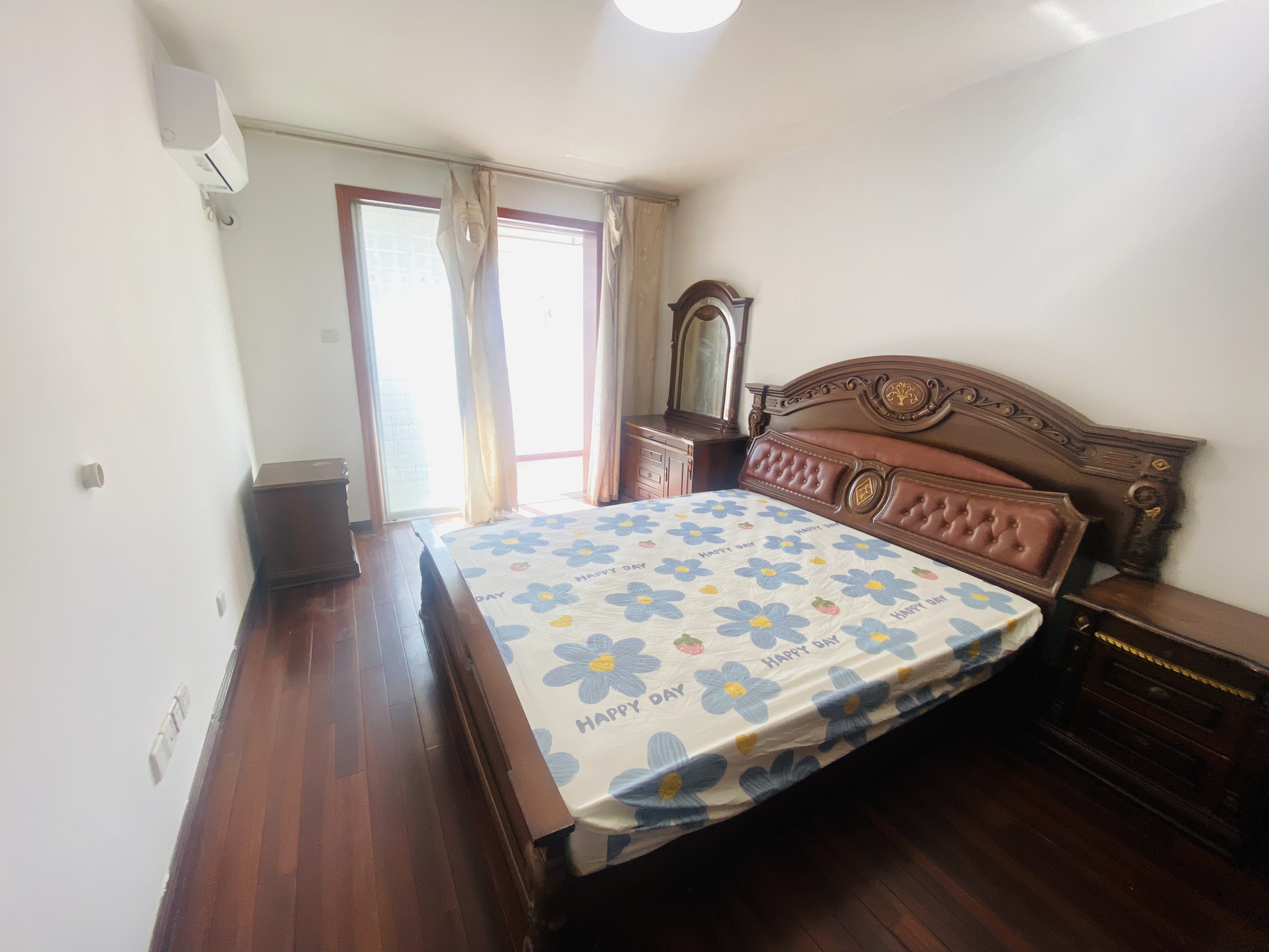 春晖花园 3室2厅2卫 120m&sup2;
