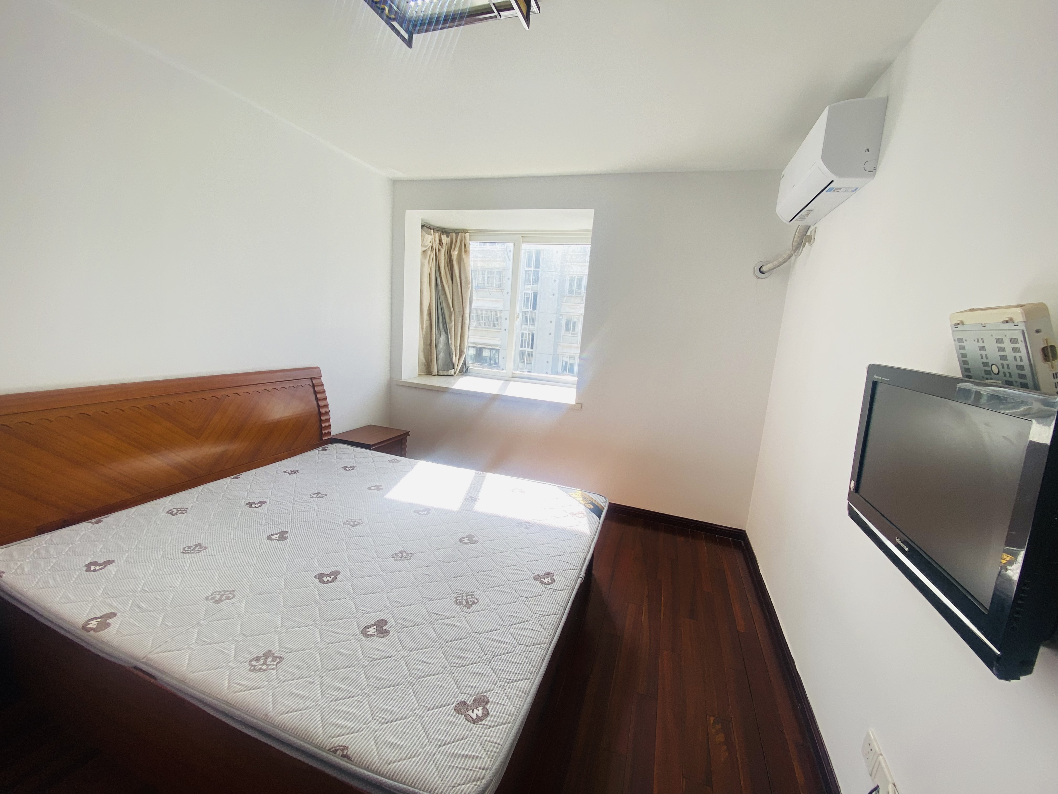 春晖花园 3室2厅2卫 120m&sup2;