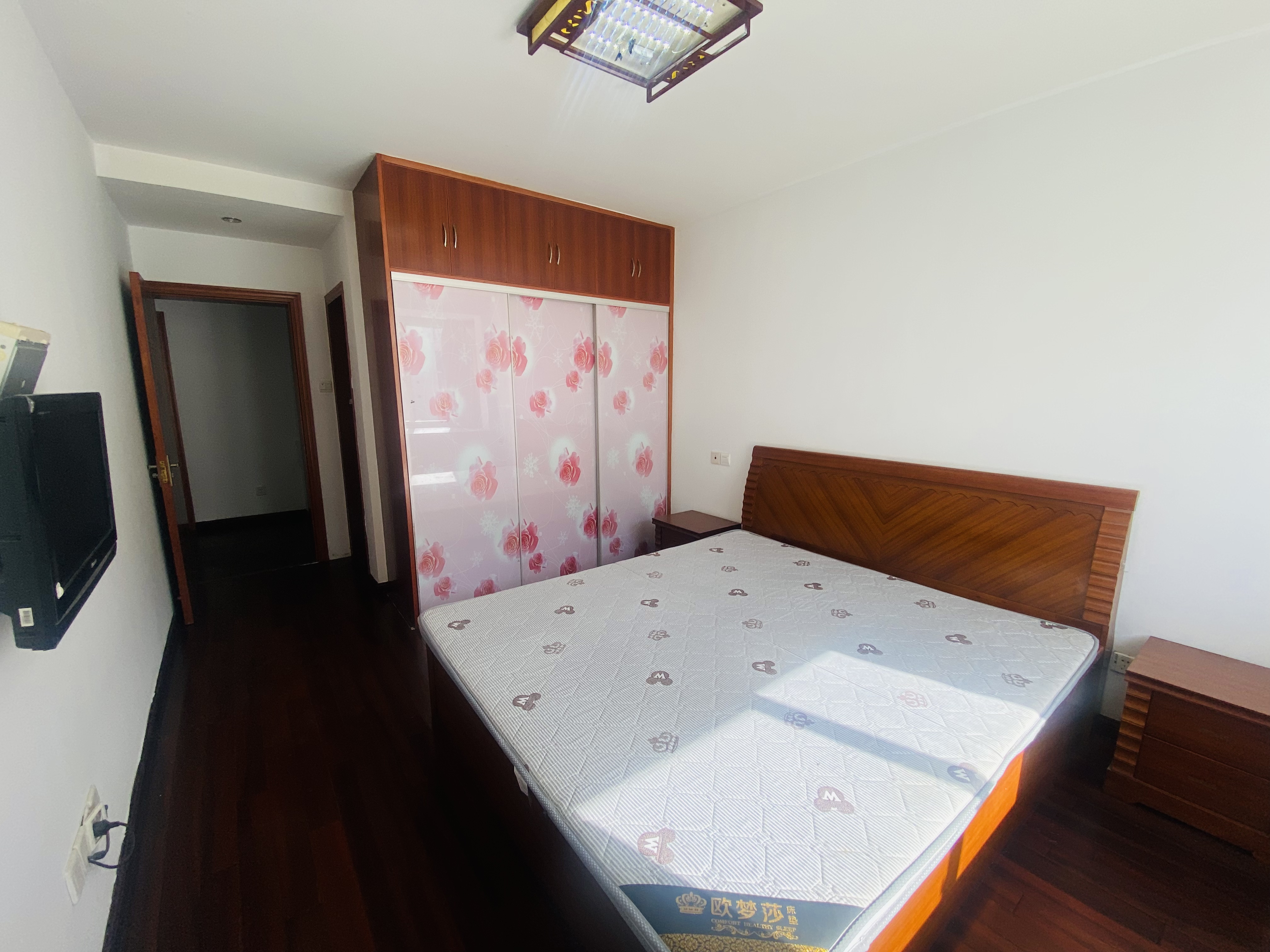 春晖花园 3室2厅2卫 120m&sup2;