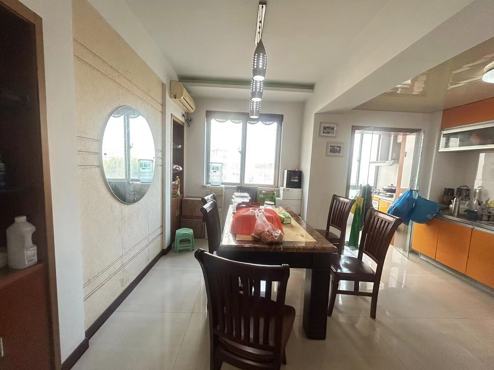 紫阳新城 4室2厅2卫 150m&sup2;