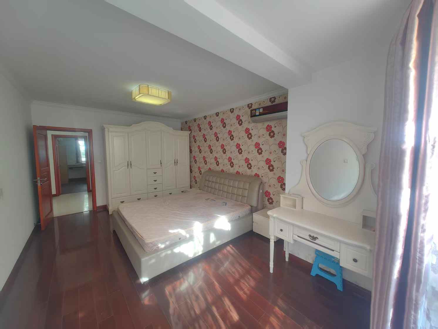 东晖花园 3室2厅1卫 135.01m&sup2;