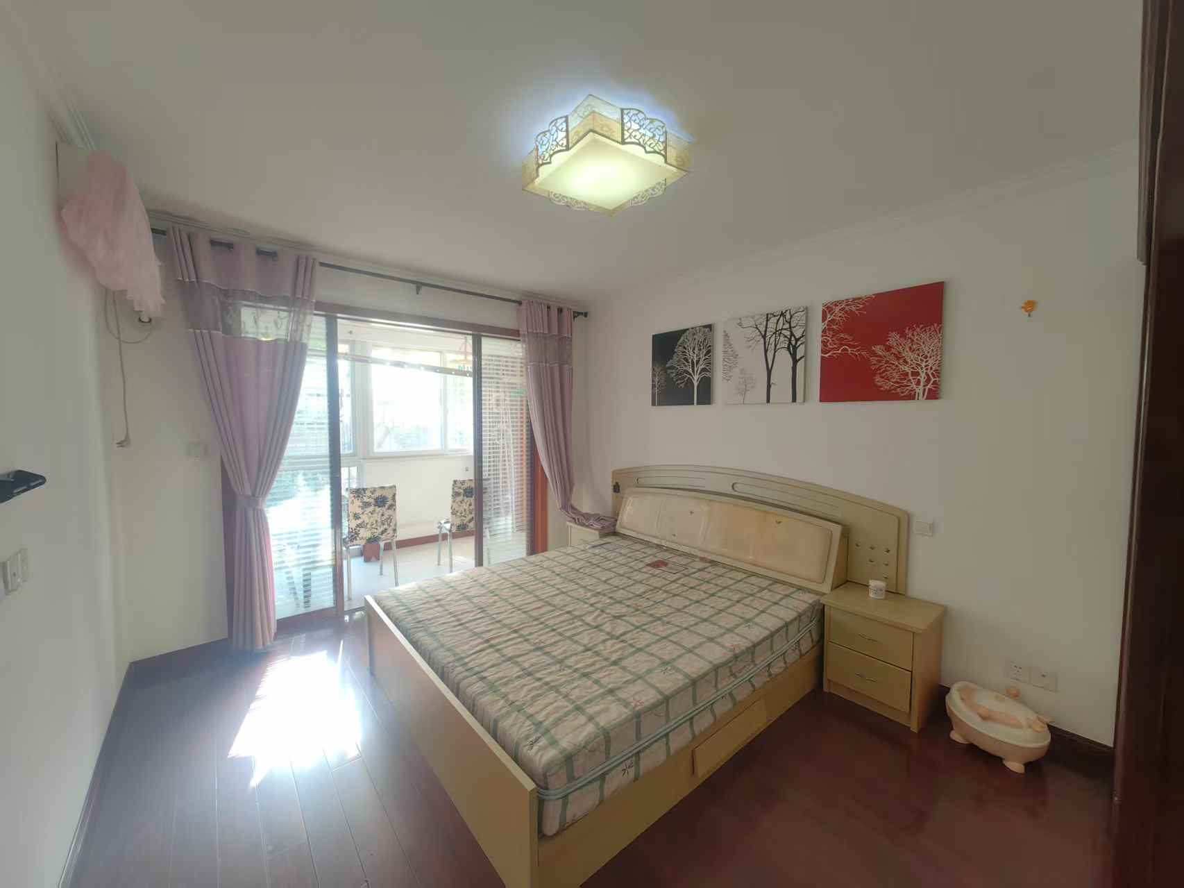 东晖花园 3室2厅1卫 135.01m&sup2;