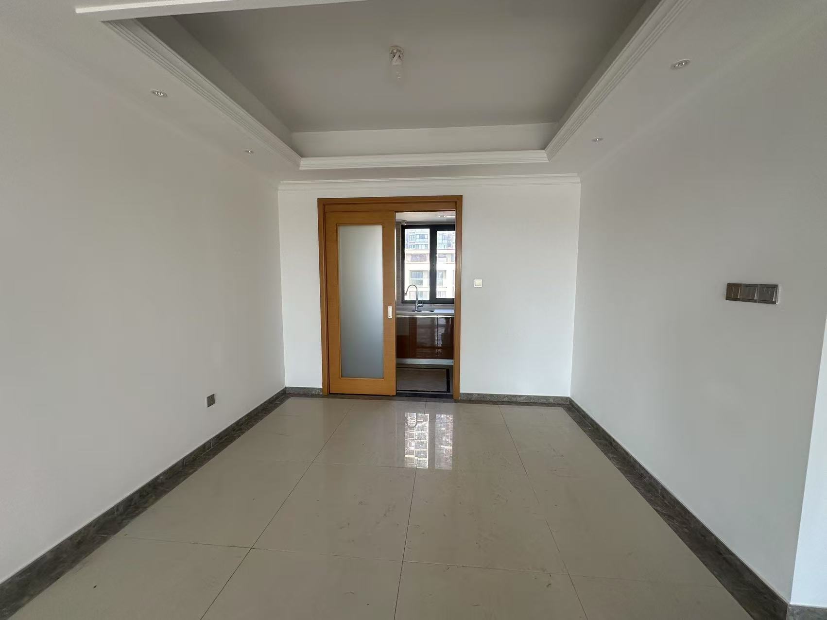 富力院士廷 3室2厅2卫 136.00m²