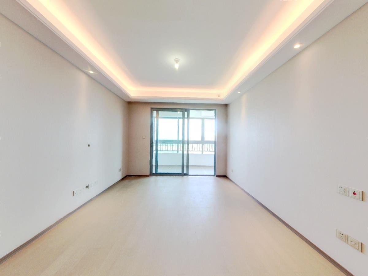 长泰滨河国际 3室2厅2卫 105.38m²