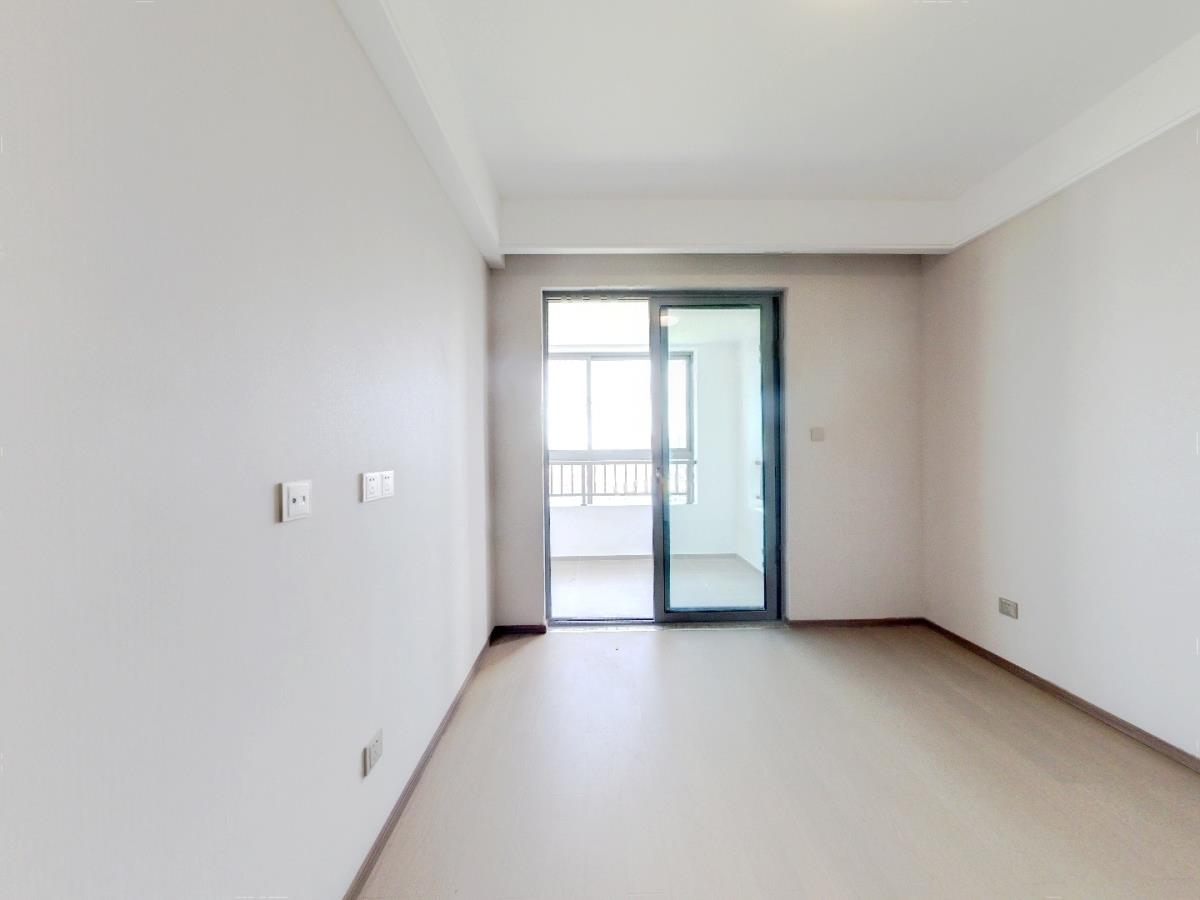 长泰滨河国际 3室2厅2卫 105.38m&sup2;
