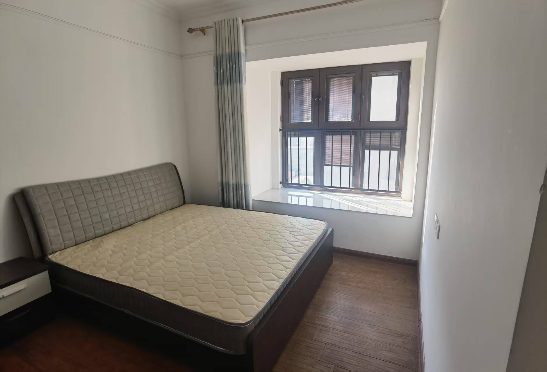 碧桂园时代悦城 4室2厅3卫 193m&sup2;