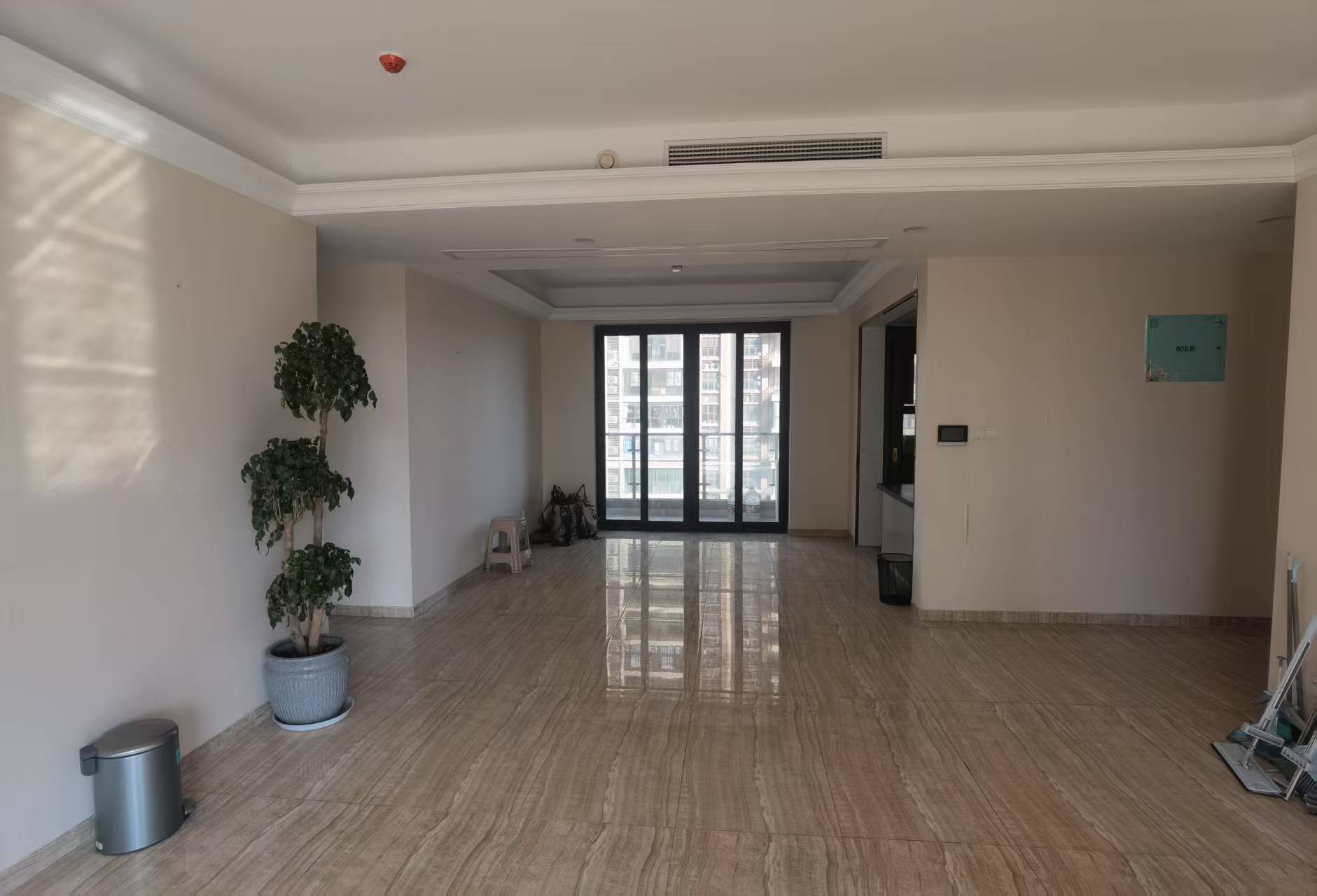 碧桂园时代悦城 4室2厅3卫 193m&sup2;