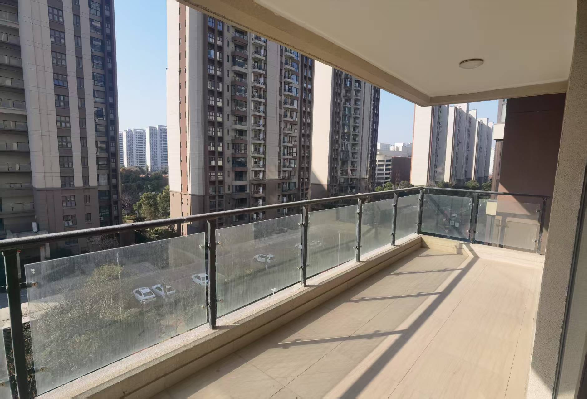 碧桂园时代悦城 4室2厅3卫 193m&sup2;