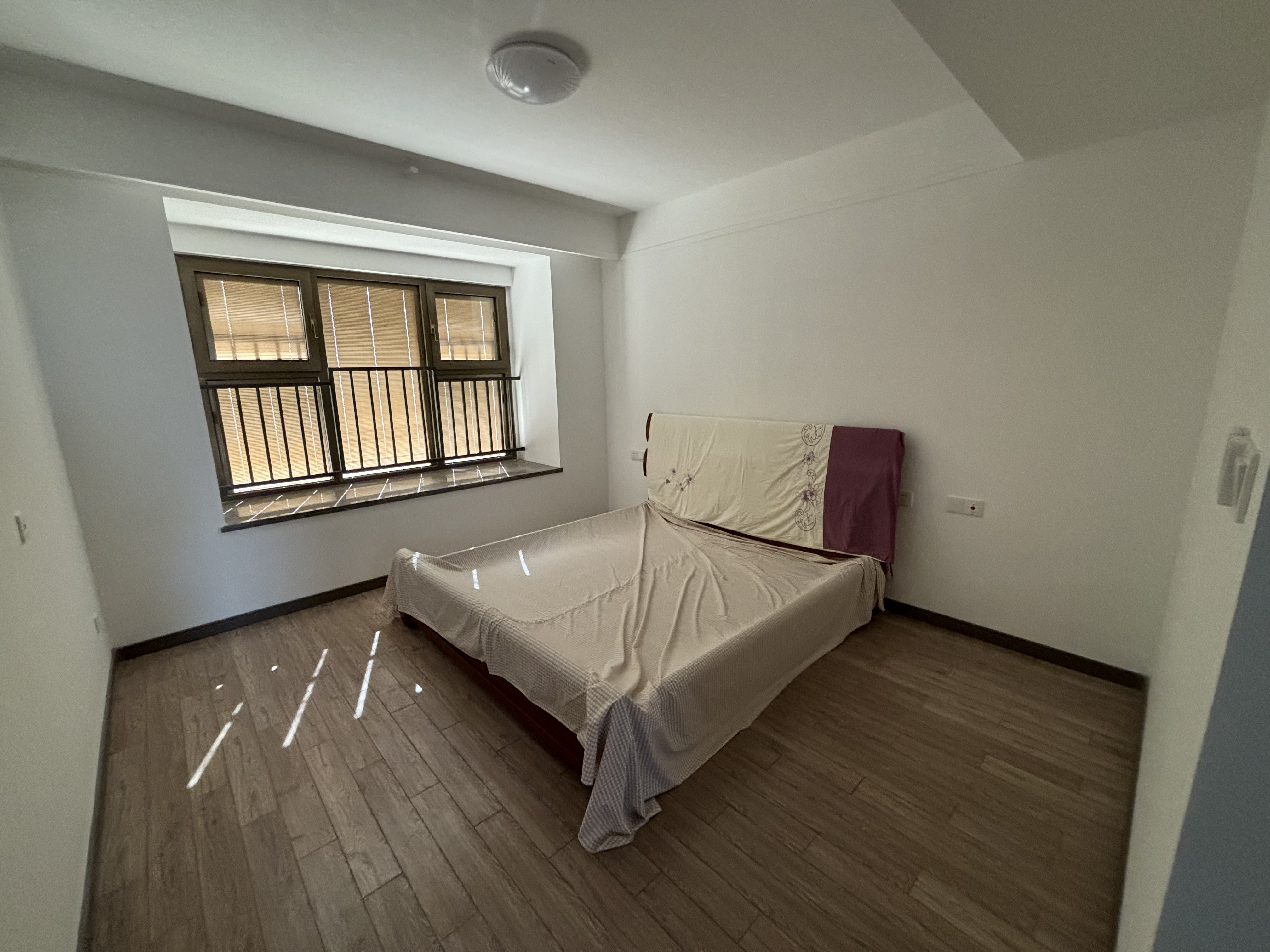 雅居乐鑫基中央公馆西区 2室2厅2卫 116m&sup2;