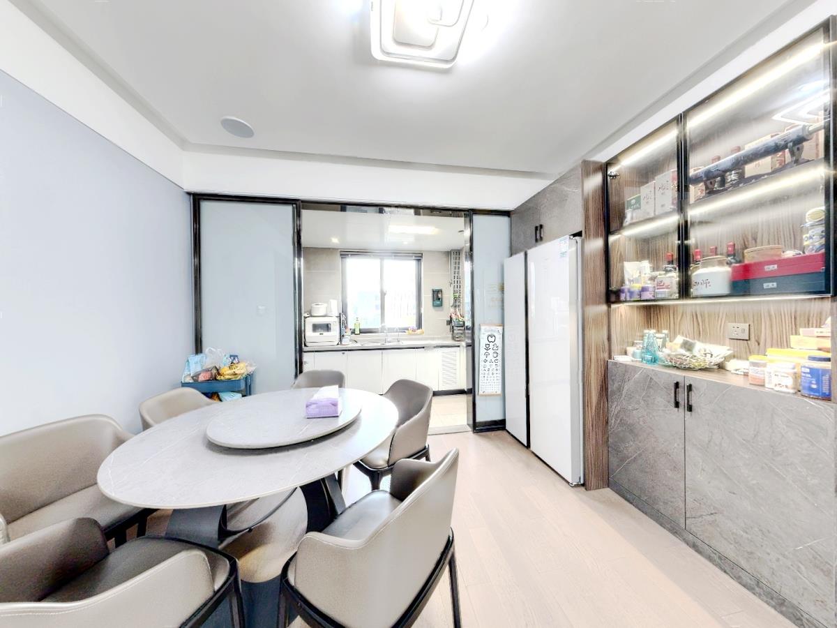 万科翡翠东第 3室2厅2卫 131.51m&sup2;