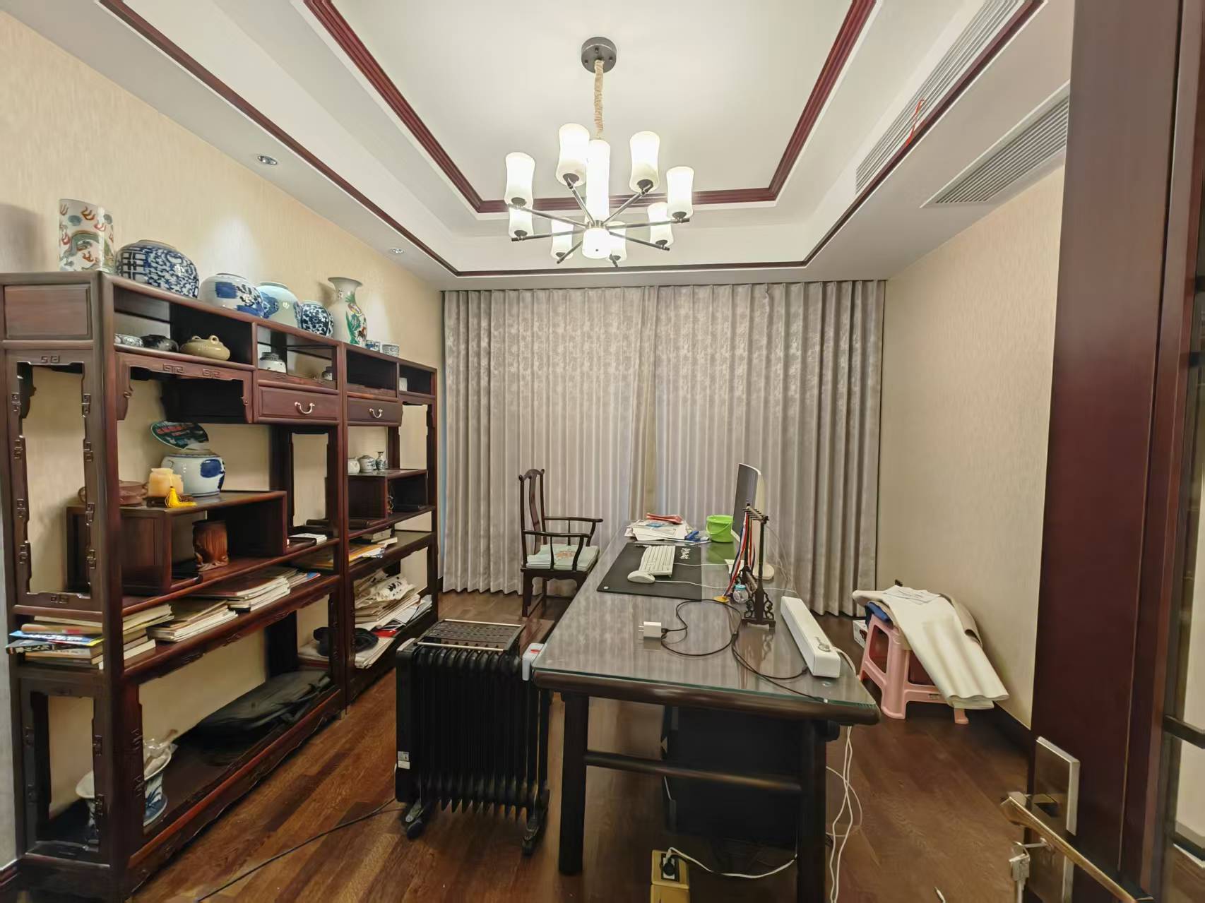 顺发御园 5室2厅4卫 369m²
