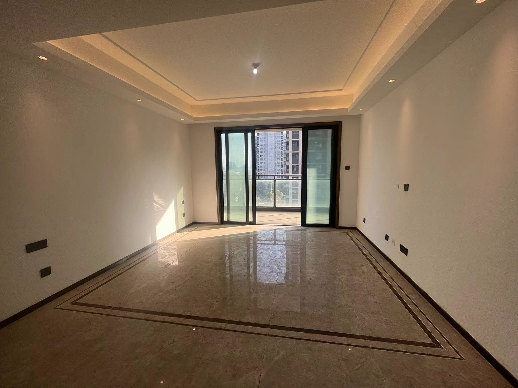 都会沁园 4室2厅2卫 149.69m²