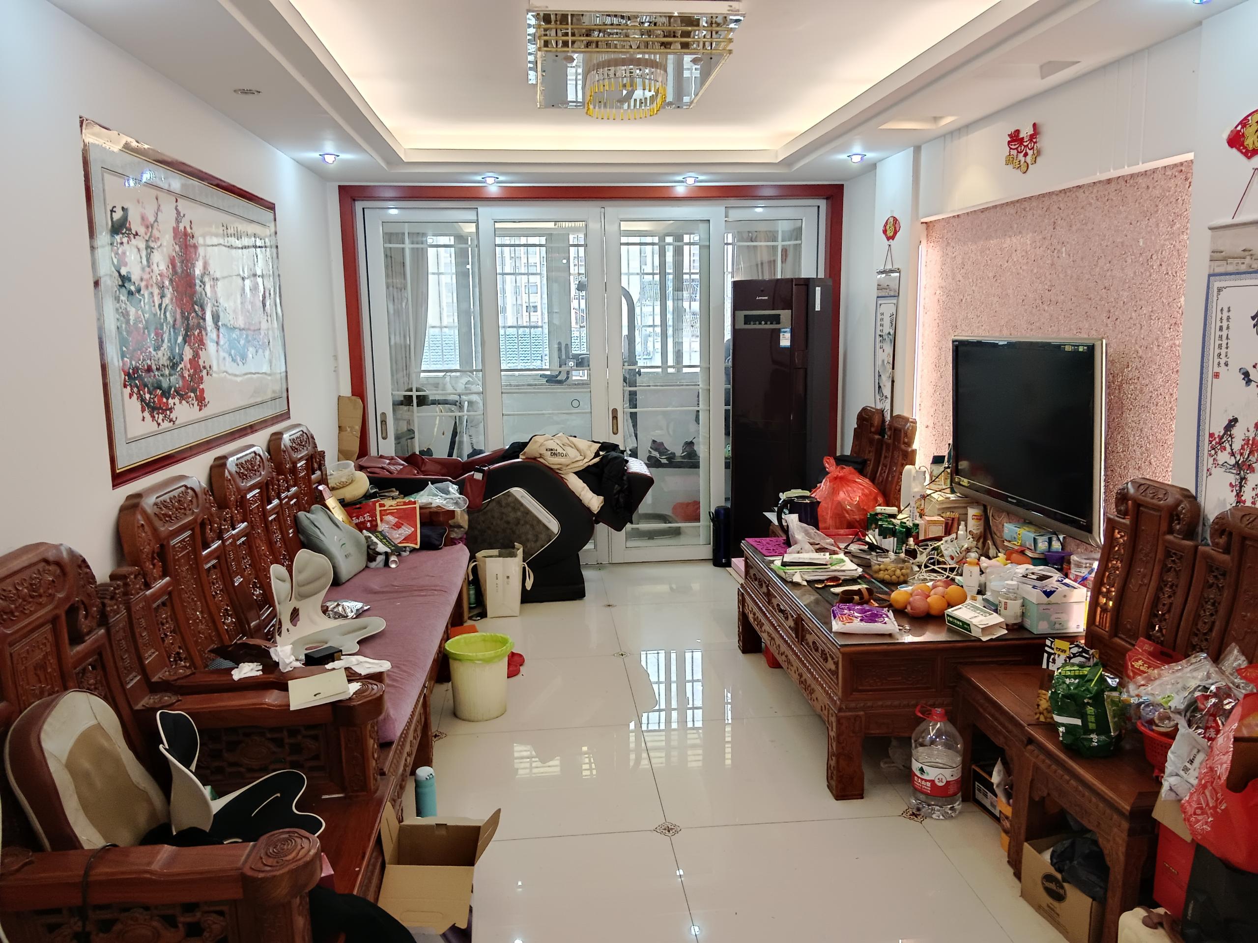 和谐怡园佳苑 4室2厅1卫 215.00m²
