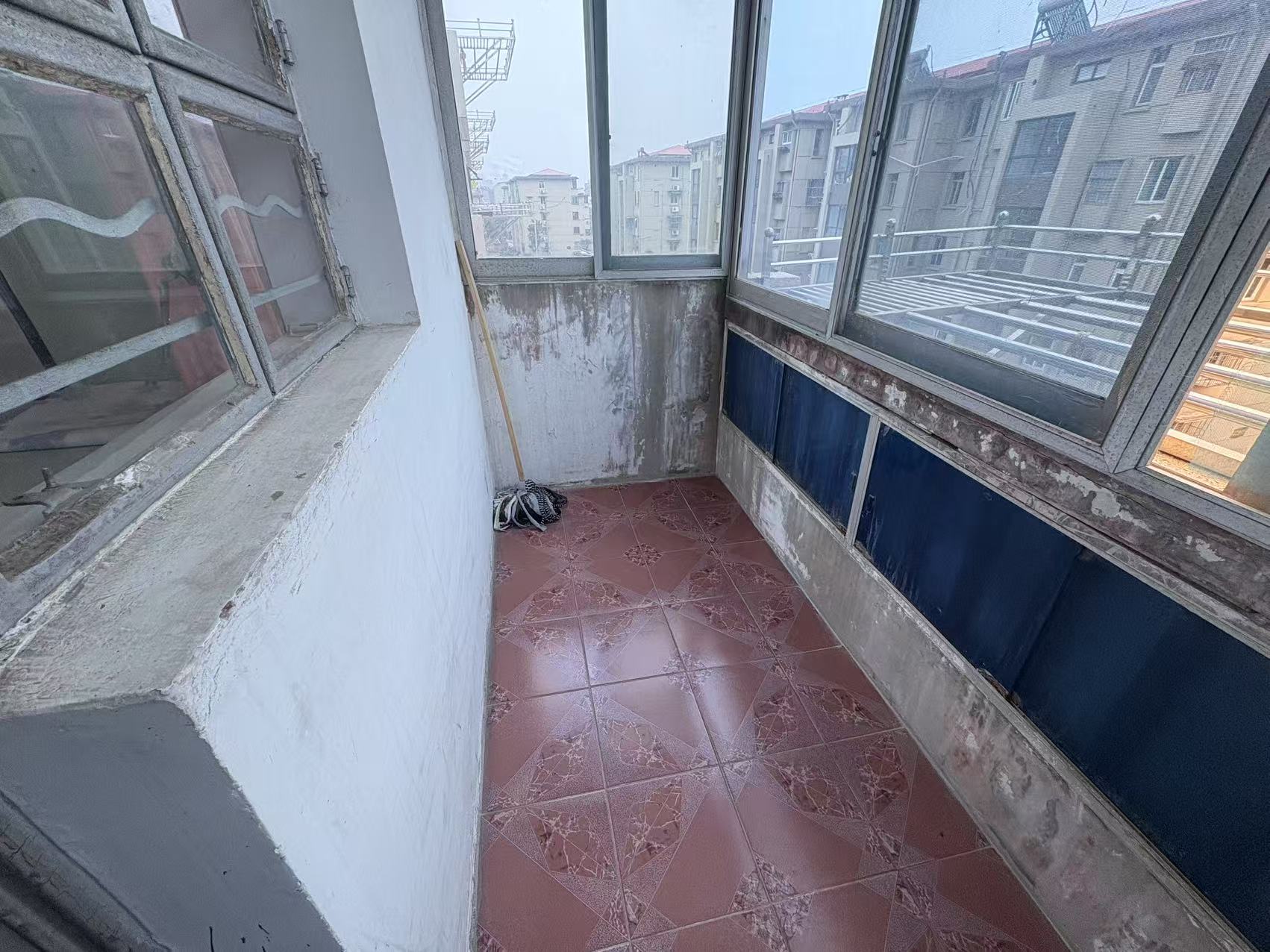 虹桥新村(朝霞路) 2室1厅1卫 62.98m²