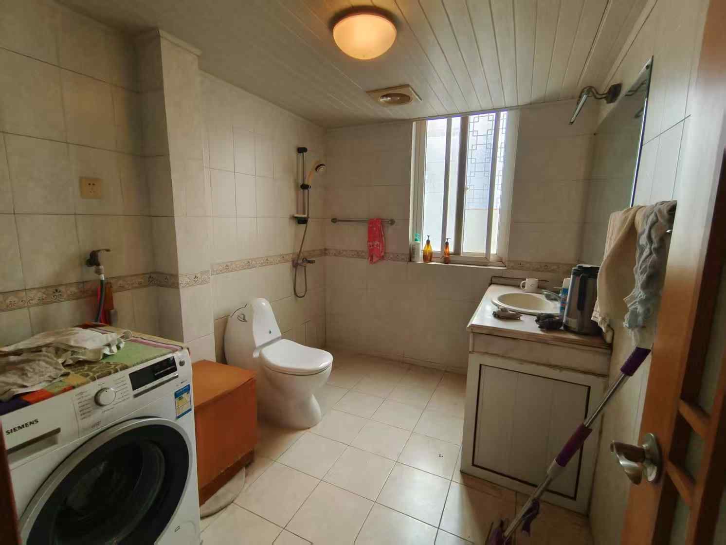 朝晖花园 3室2厅2卫 136m&sup2;