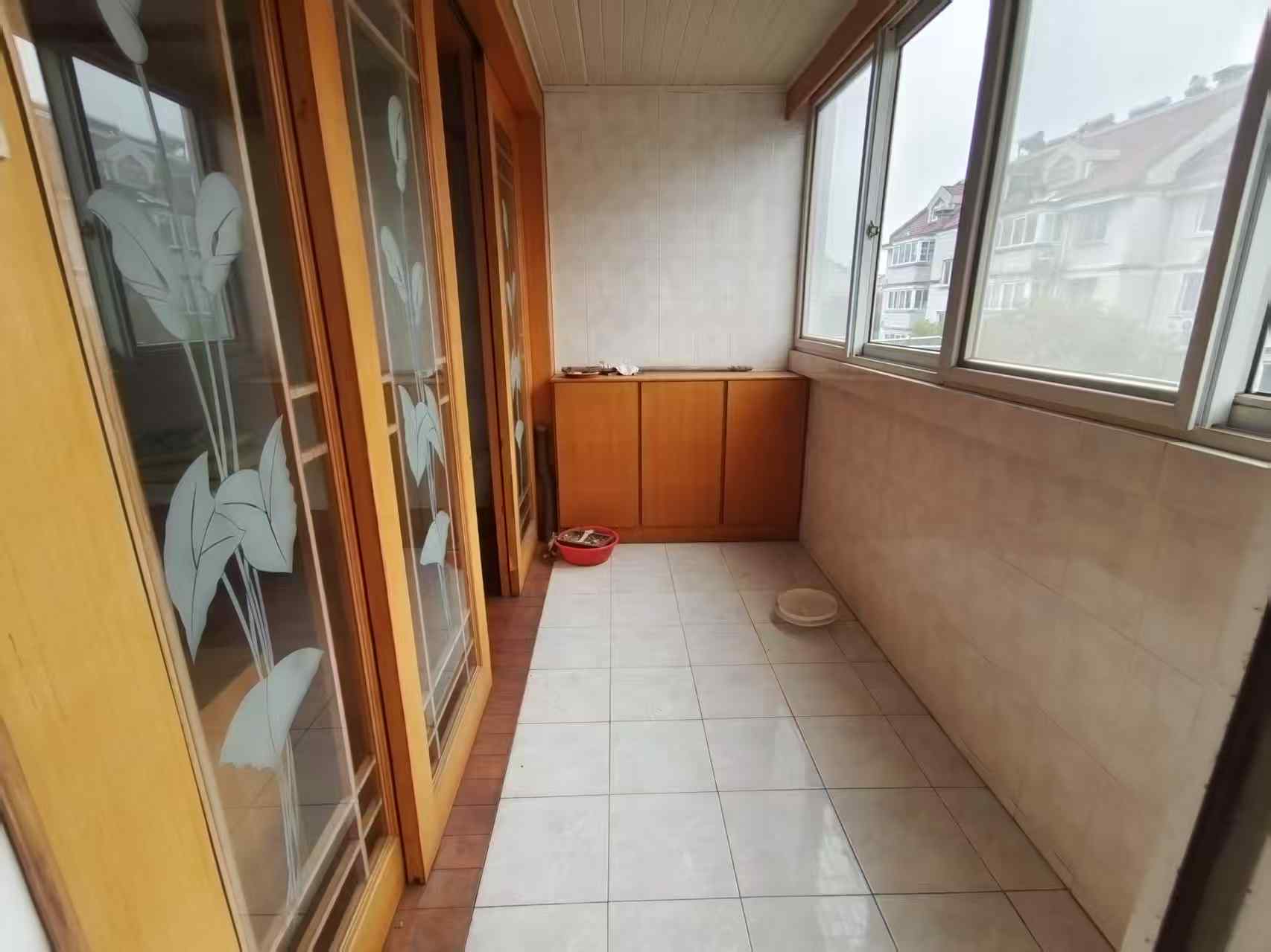 朝晖花园 3室2厅2卫 136m&sup2;