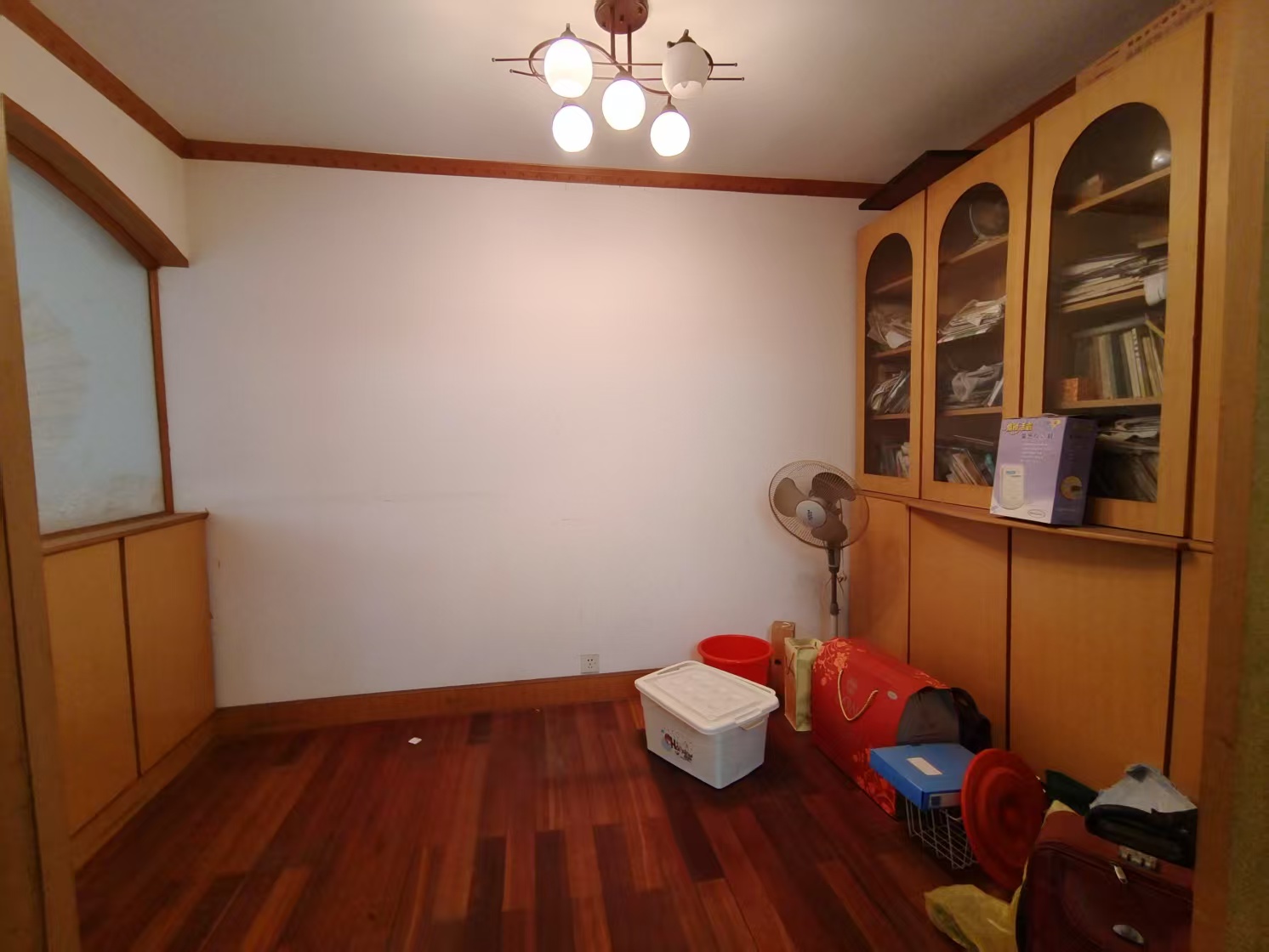 朝晖花园 3室2厅2卫 136m&sup2;