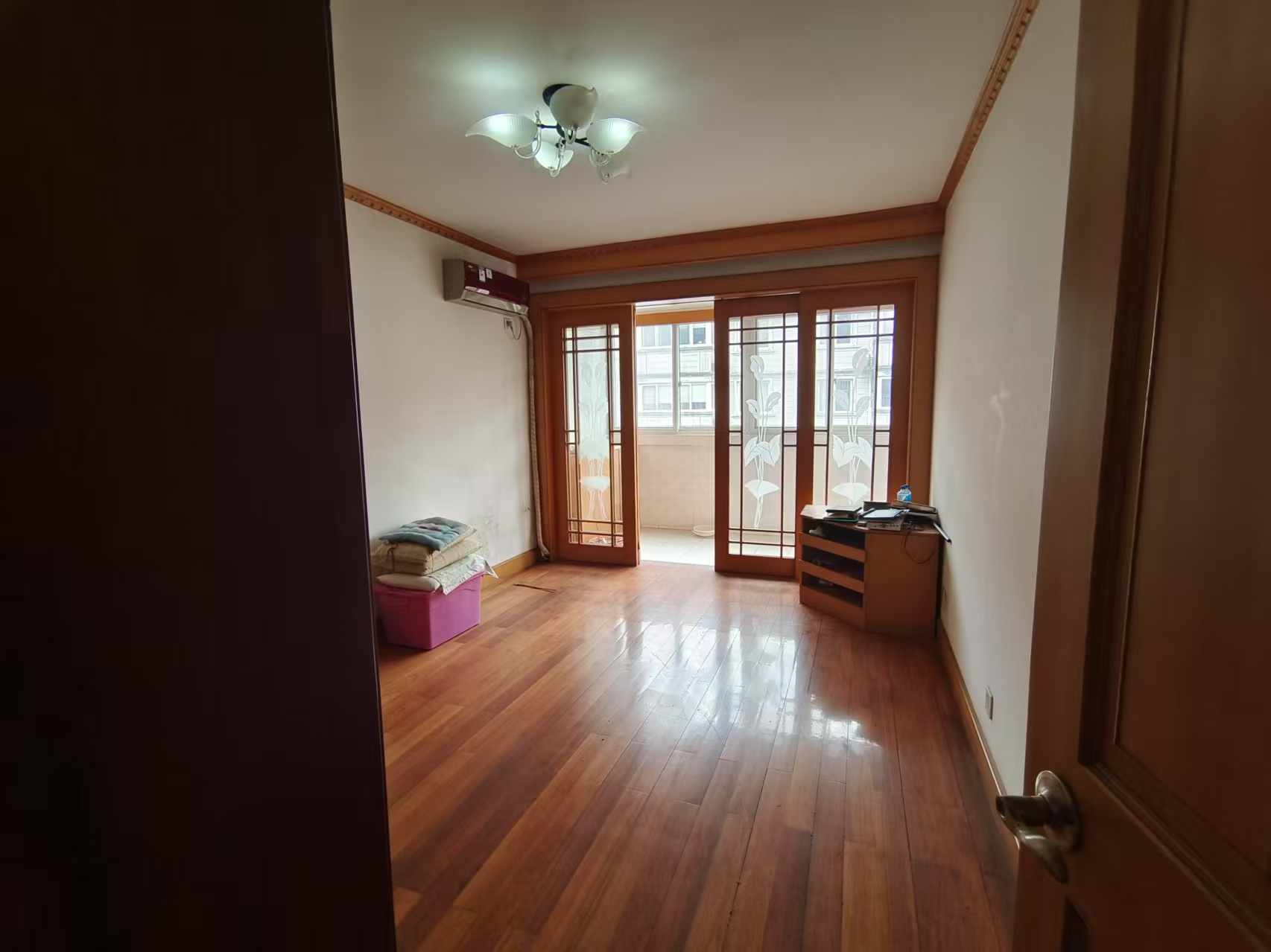 朝晖花园 3室2厅2卫 136m&sup2;