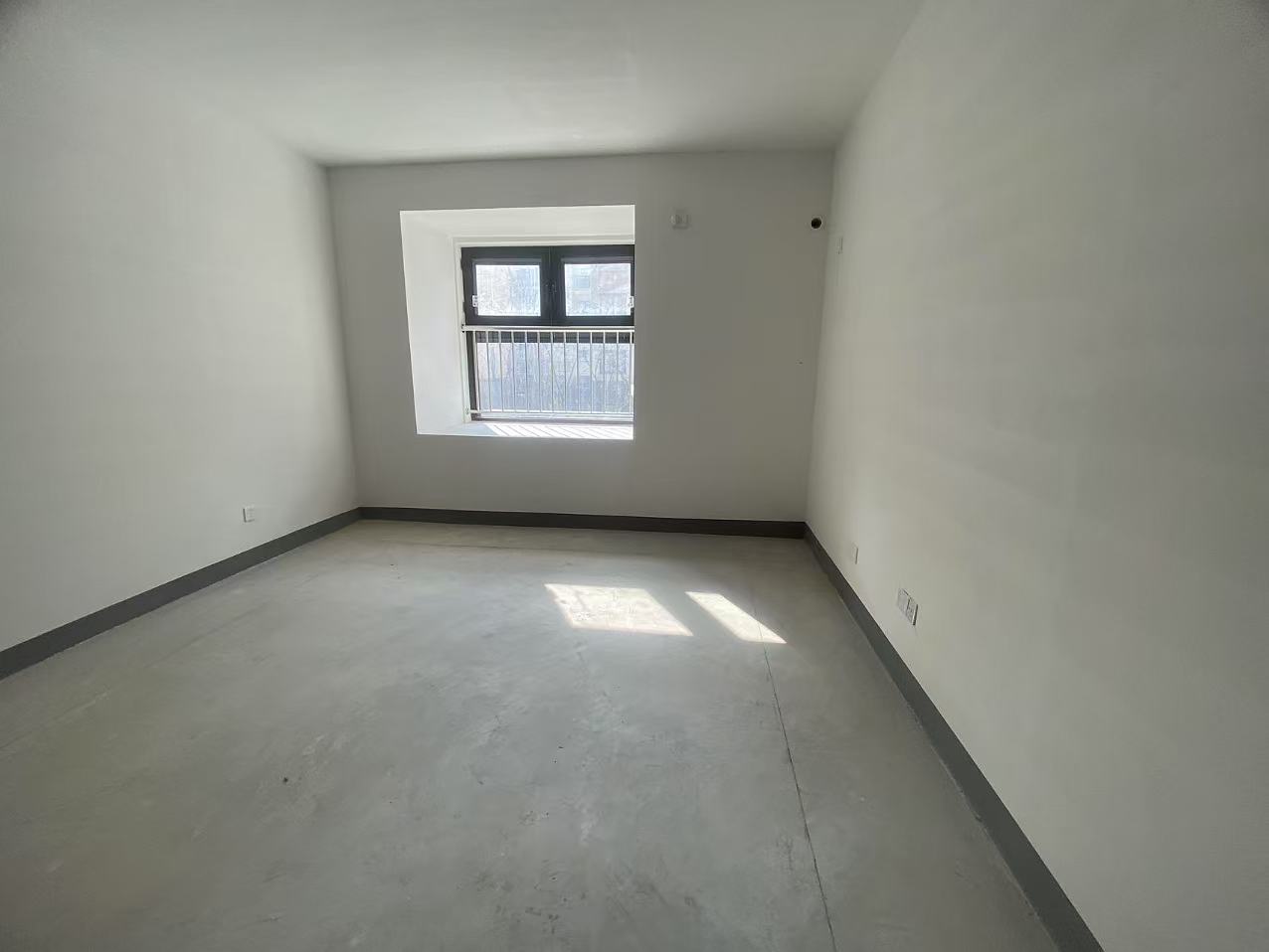百花馨苑 3室2厅2卫 133m²