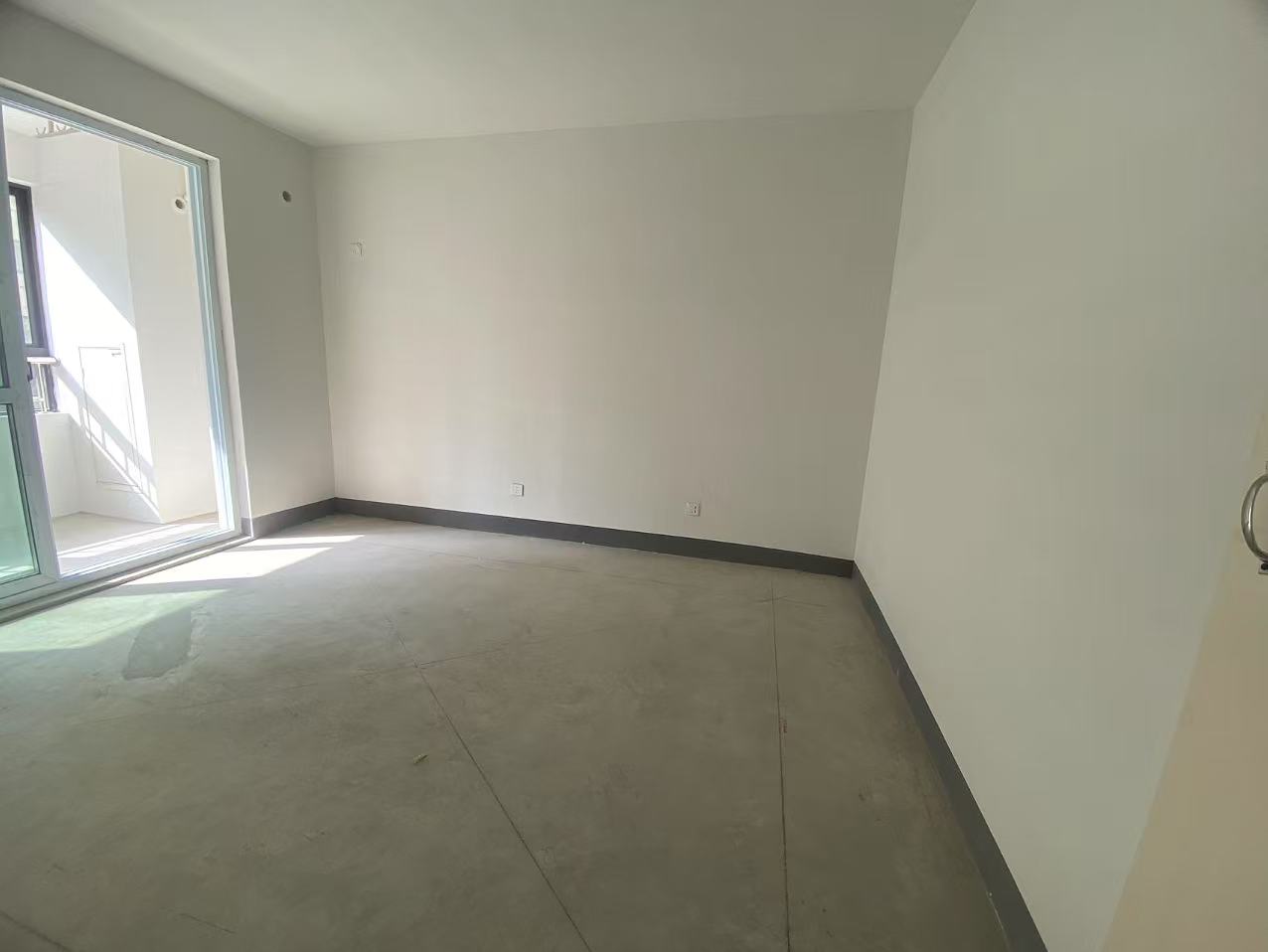 百花馨苑 3室2厅2卫 133m²