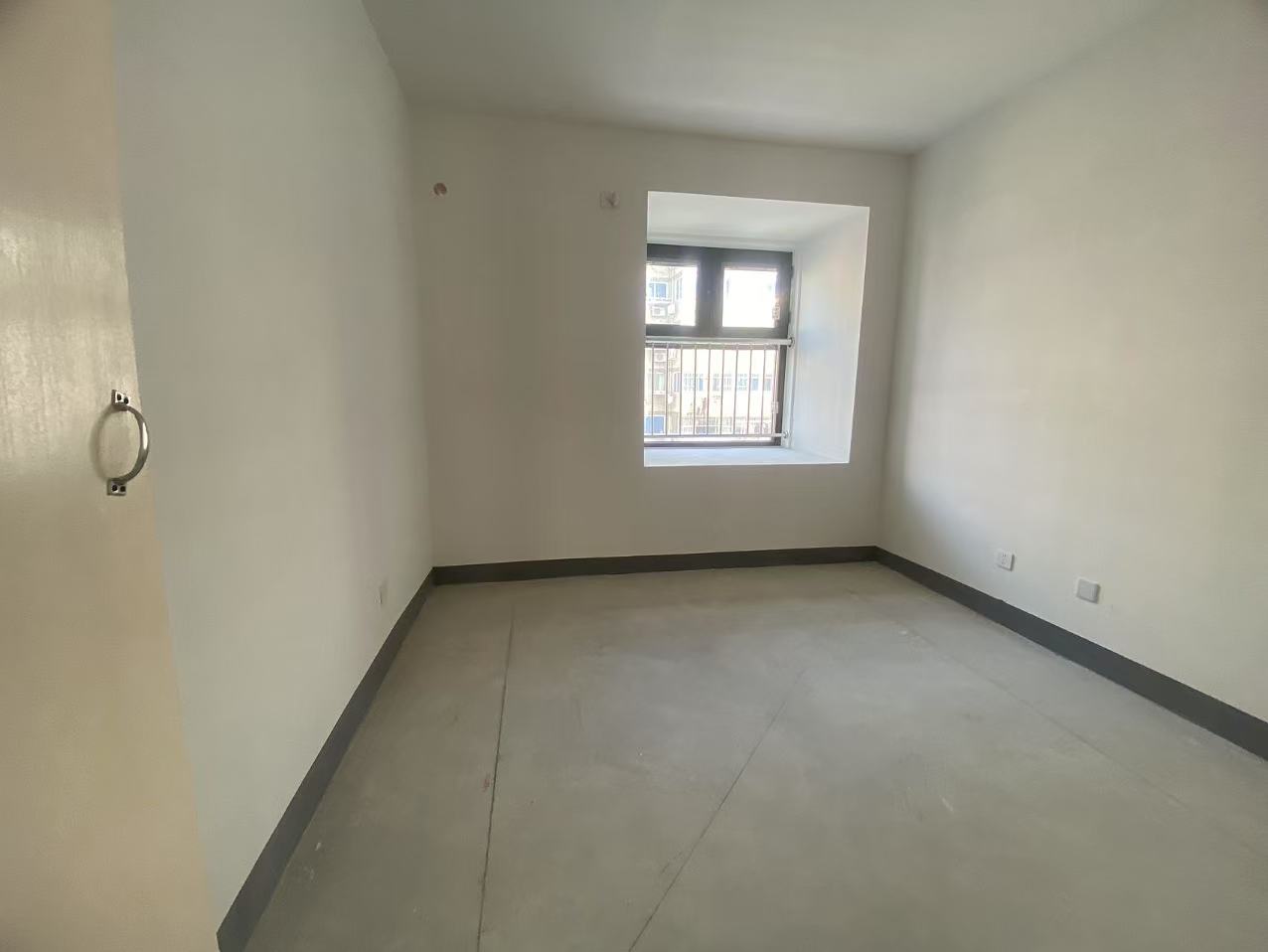 百花馨苑 3室2厅2卫 133m²