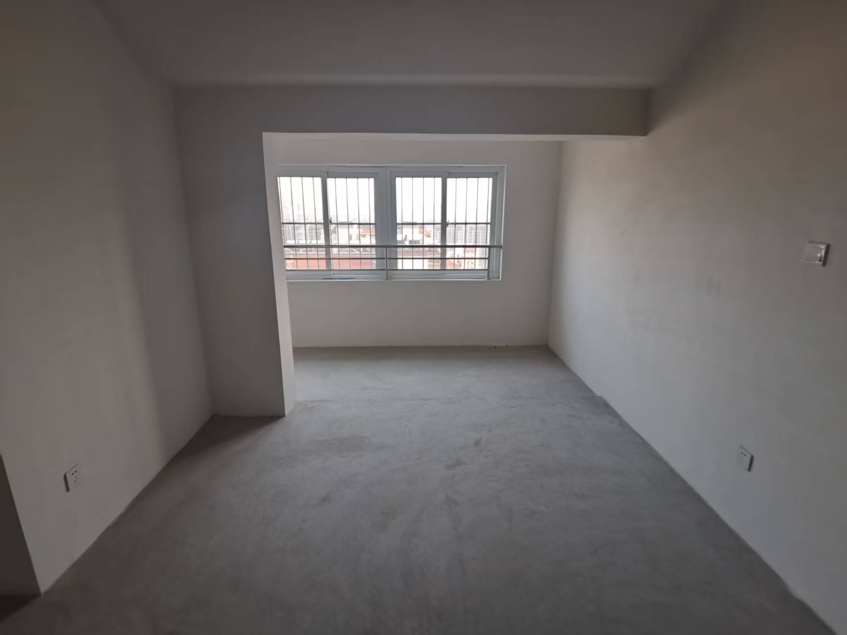 十里花苑 3室2厅2卫 150m&sup2;