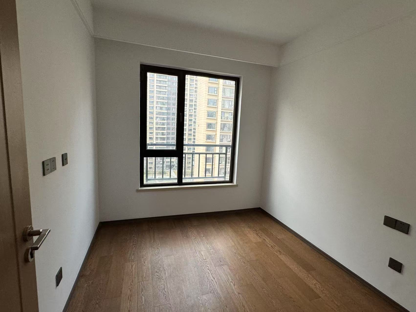 春风南岸东园 5室2厅2卫 141.00m&sup2;