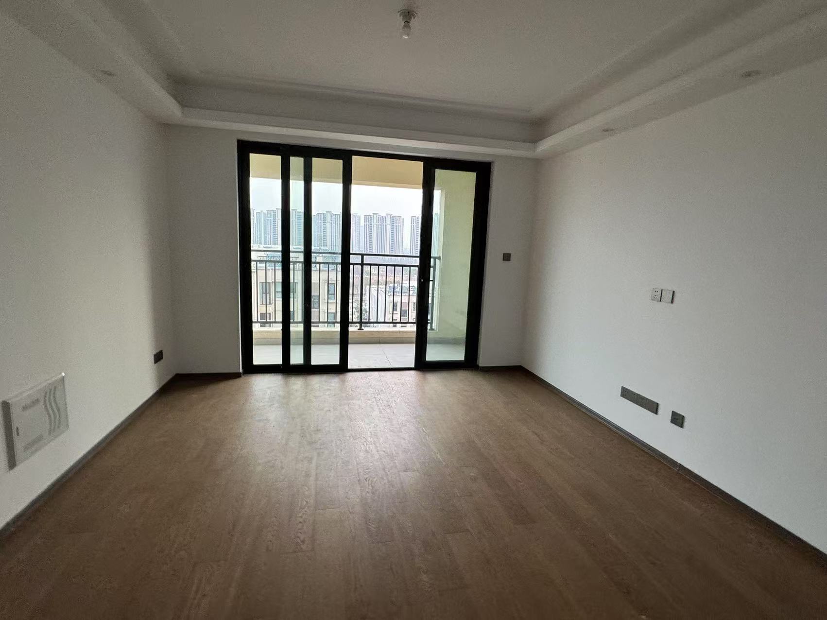 春风南岸东园 5室2厅2卫 141.00m&sup2;