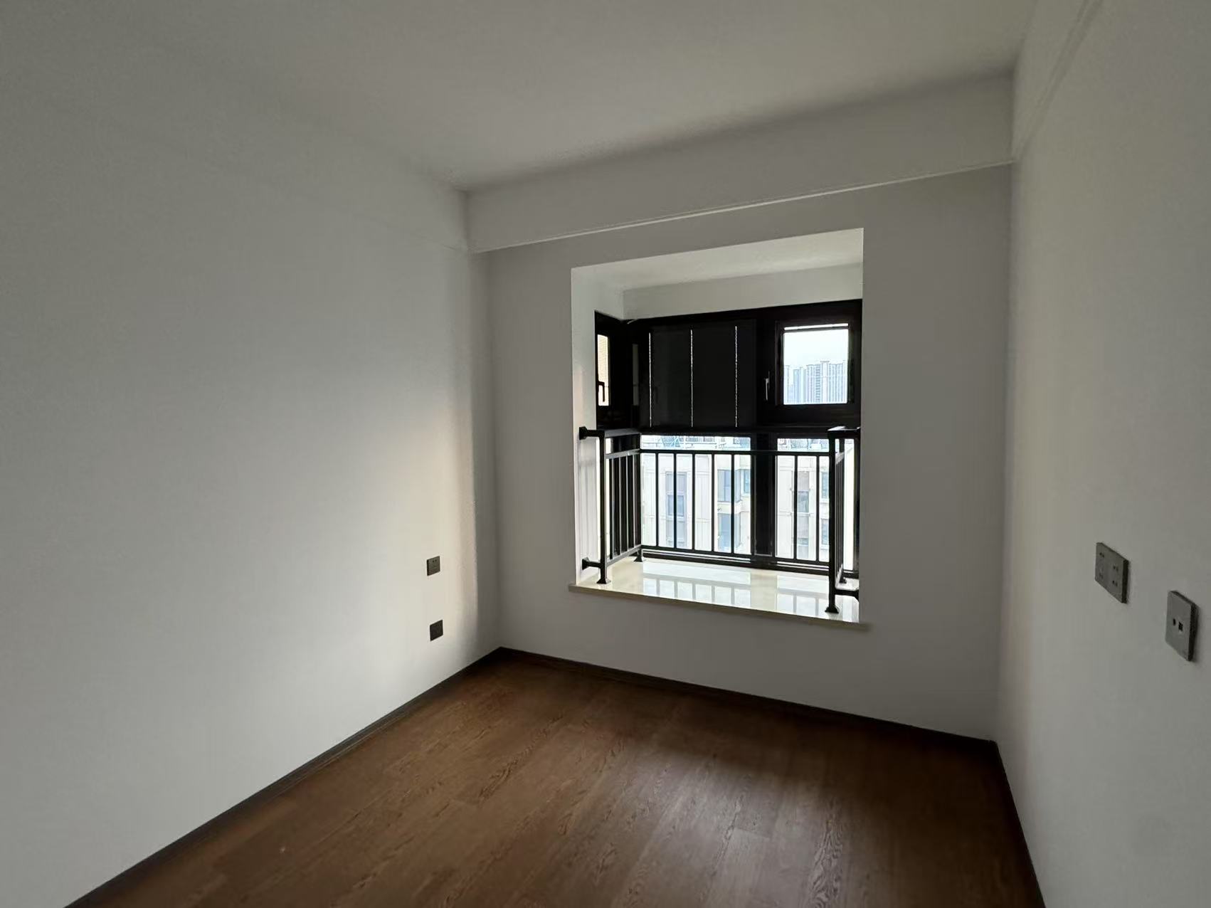春风南岸东园 5室2厅2卫 141.00m&sup2;