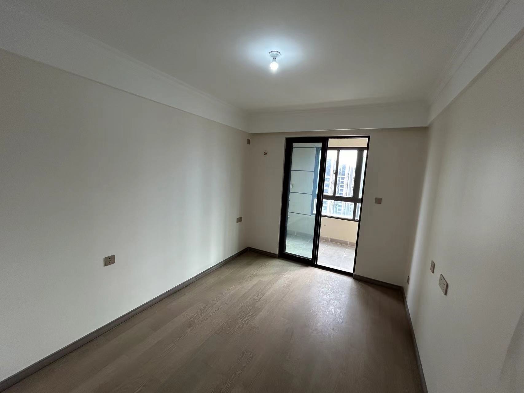 中创大都会 3室2厅2卫 115m&sup2;