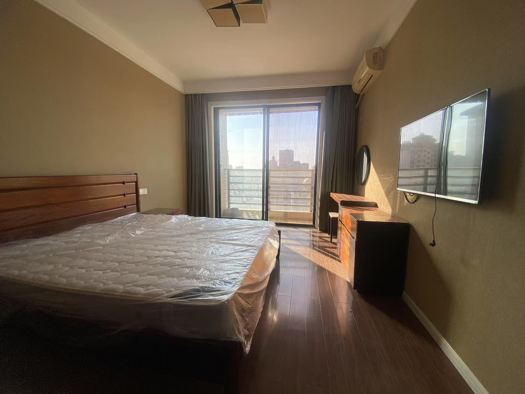 濠河名邸 3室2厅2卫 159.98m&sup2;