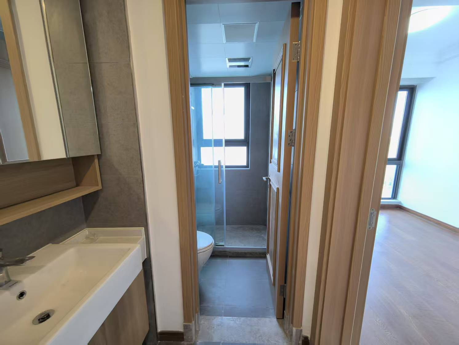 雍华府 3室2厅2卫 114m&sup2;
