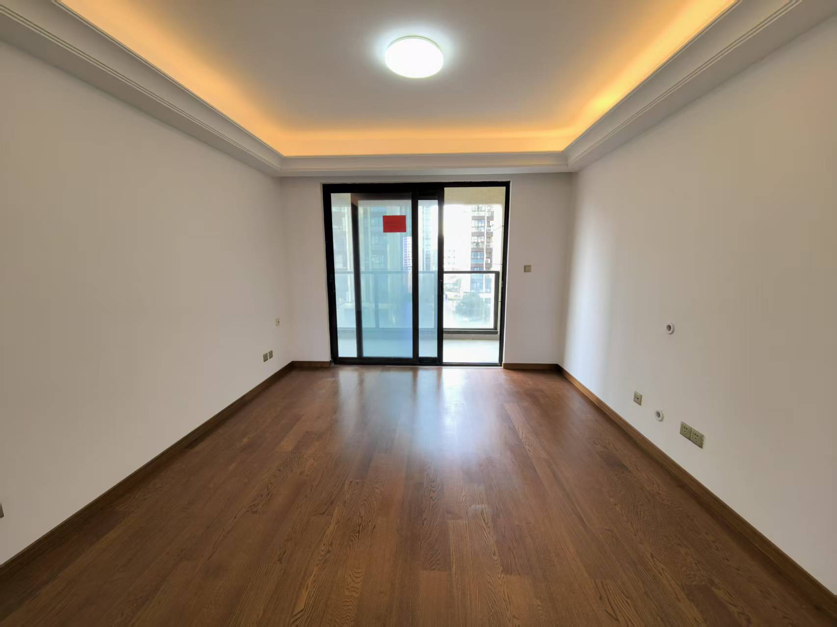 雍华府 3室2厅2卫 114m&sup2;
